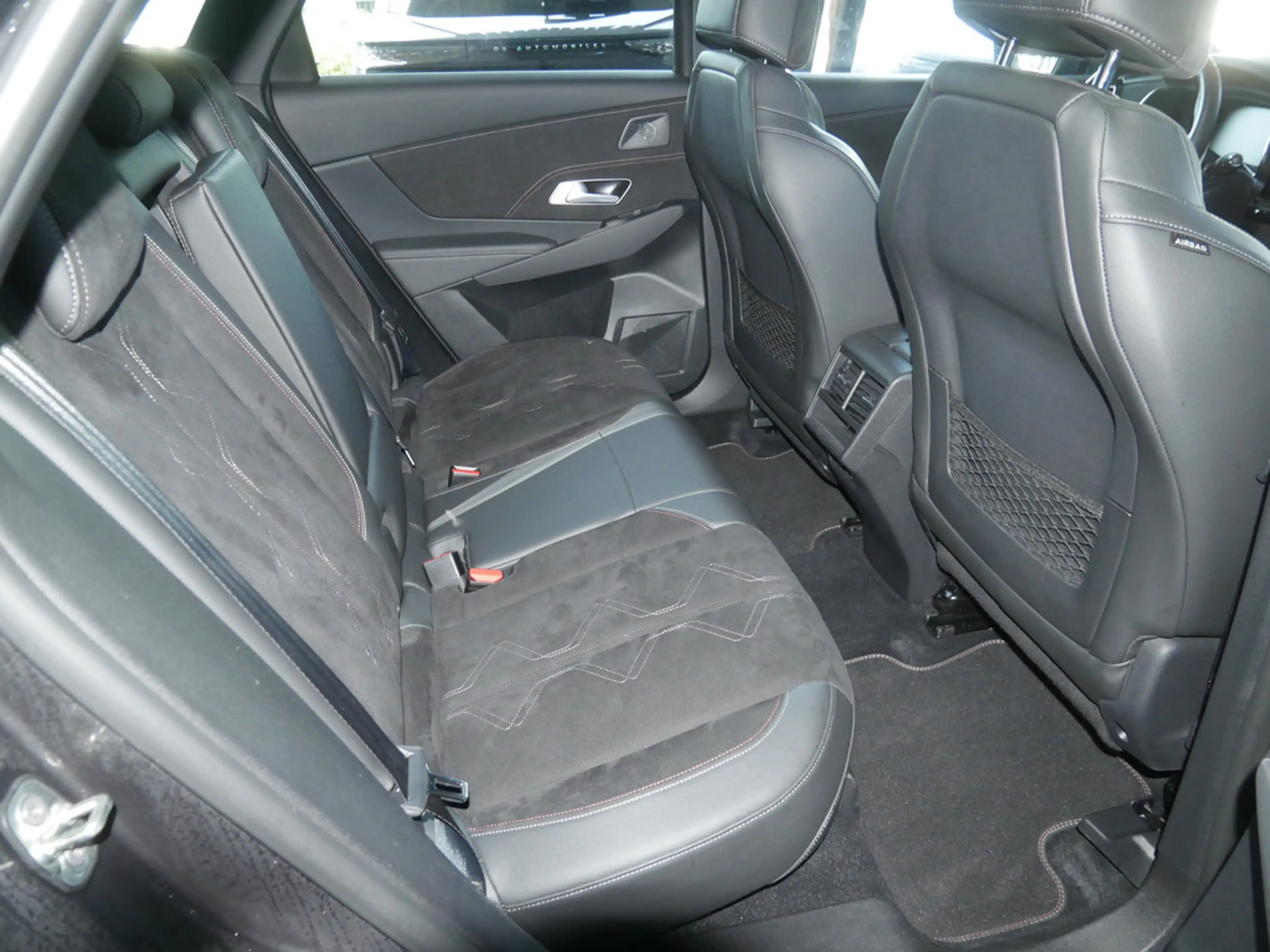DS Automobiles DS 7 Crossback Performance Line+ BlueHDi 130 — photo 5