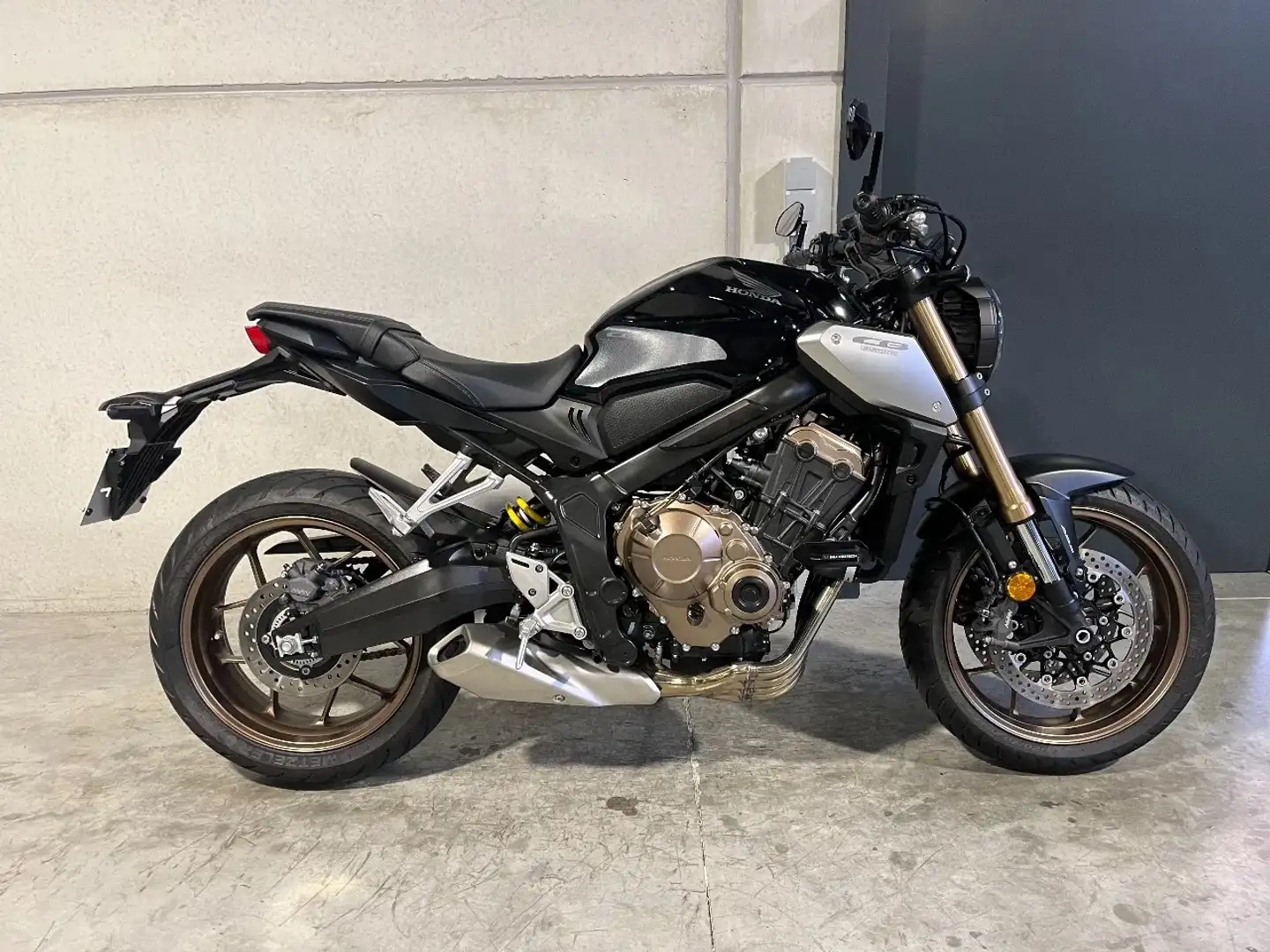 Honda CB 650 CB650R neoretro in topstaat met weinig km's - 2