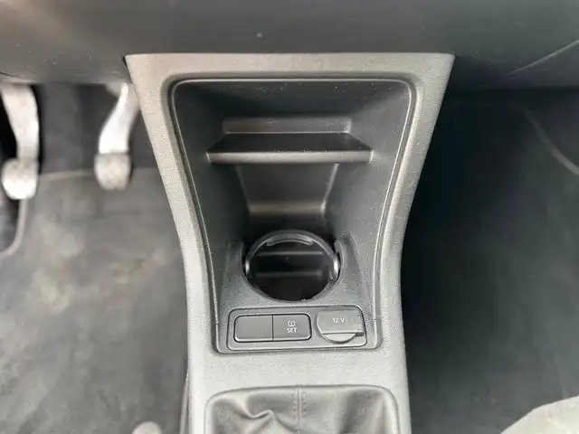 Volkswagen up! view 13