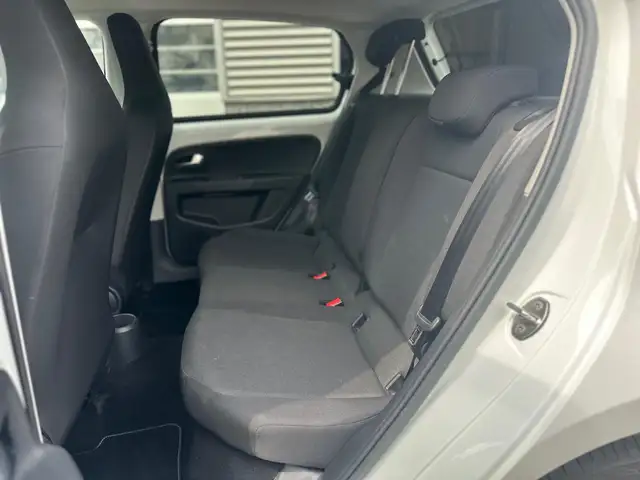 Volkswagen up! view 4