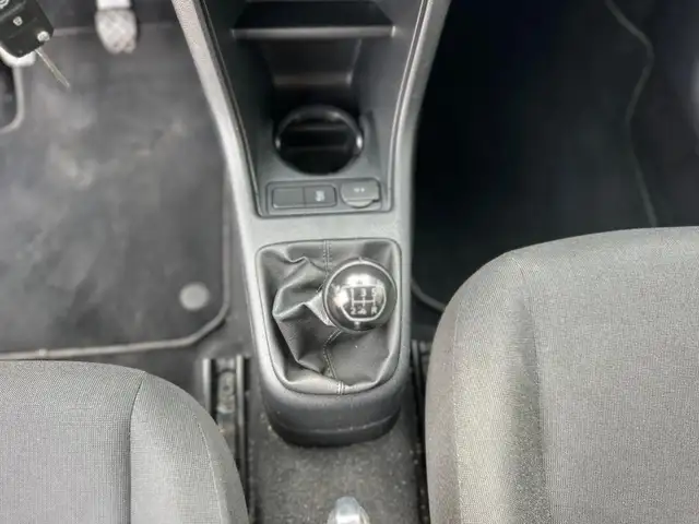 Volkswagen up! view 14