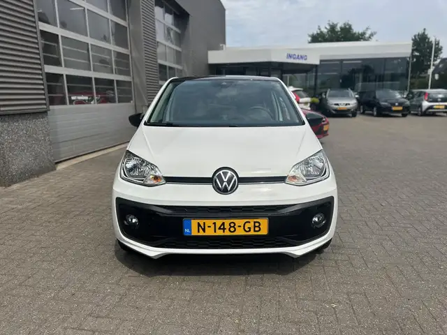 Volkswagen up! view 5