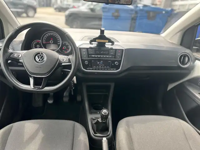 Volkswagen up! view 2