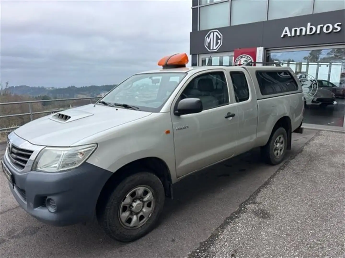 Toyota Hilux X-tra Cab 2,5 D Silber - 1