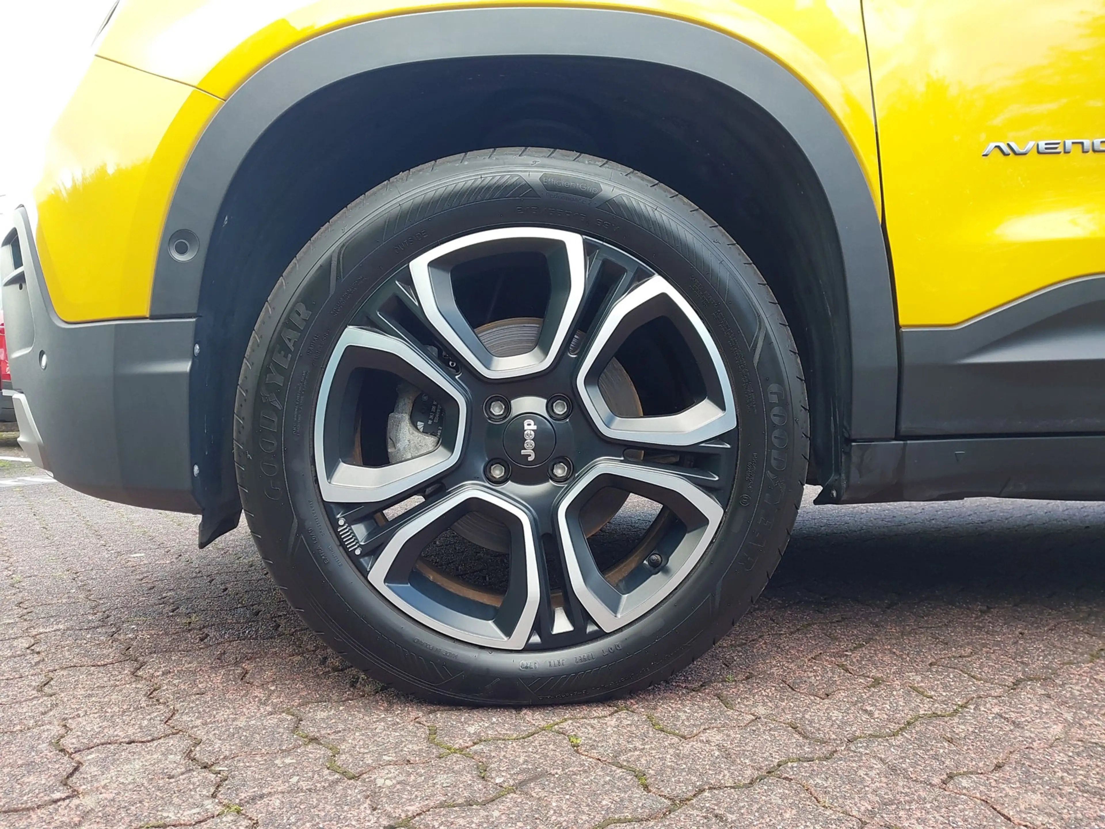 Jeep Avenger Summit — photo 11