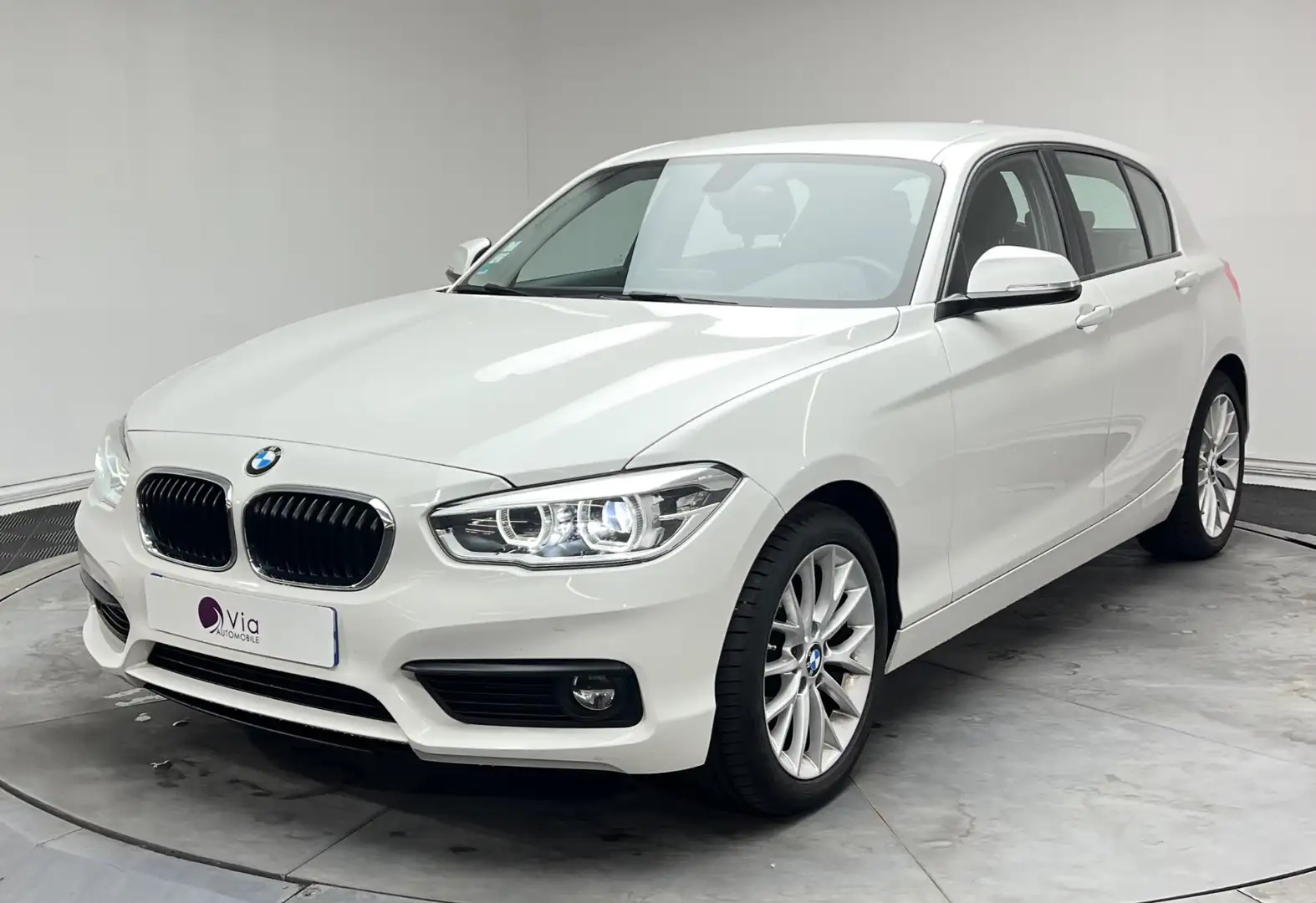 BMW 118 118i LCI136 ch BVA8 Lounge - 5P - SUIVI COMPLET Blanc - 1