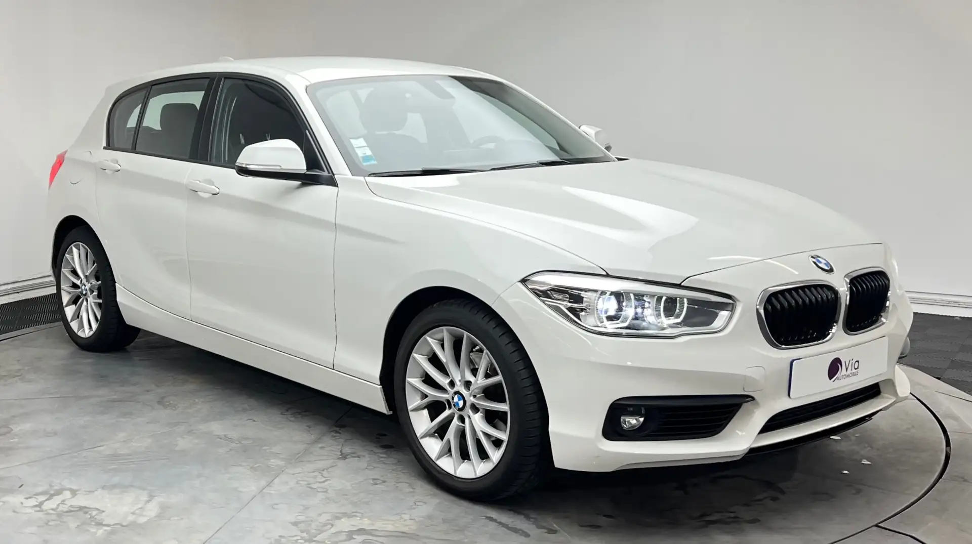 BMW 118 118i LCI136 ch BVA8 Lounge - 5P - SUIVI COMPLET Blanc - 2