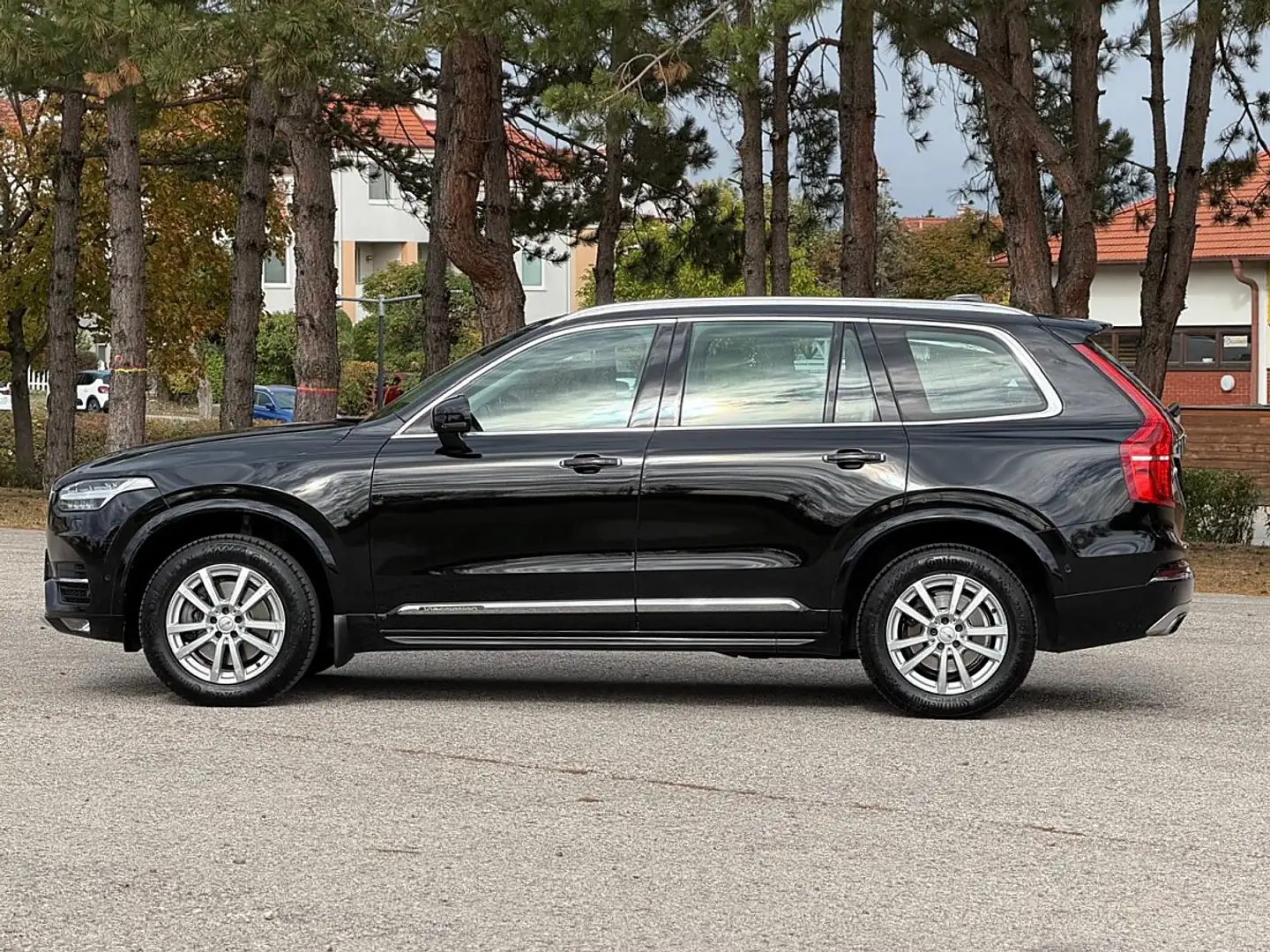 Volvo XC90 2.0 D5 AWD Inscription*7-SITZER,HEAD-UP,PANO,LE... Schwarz - 2