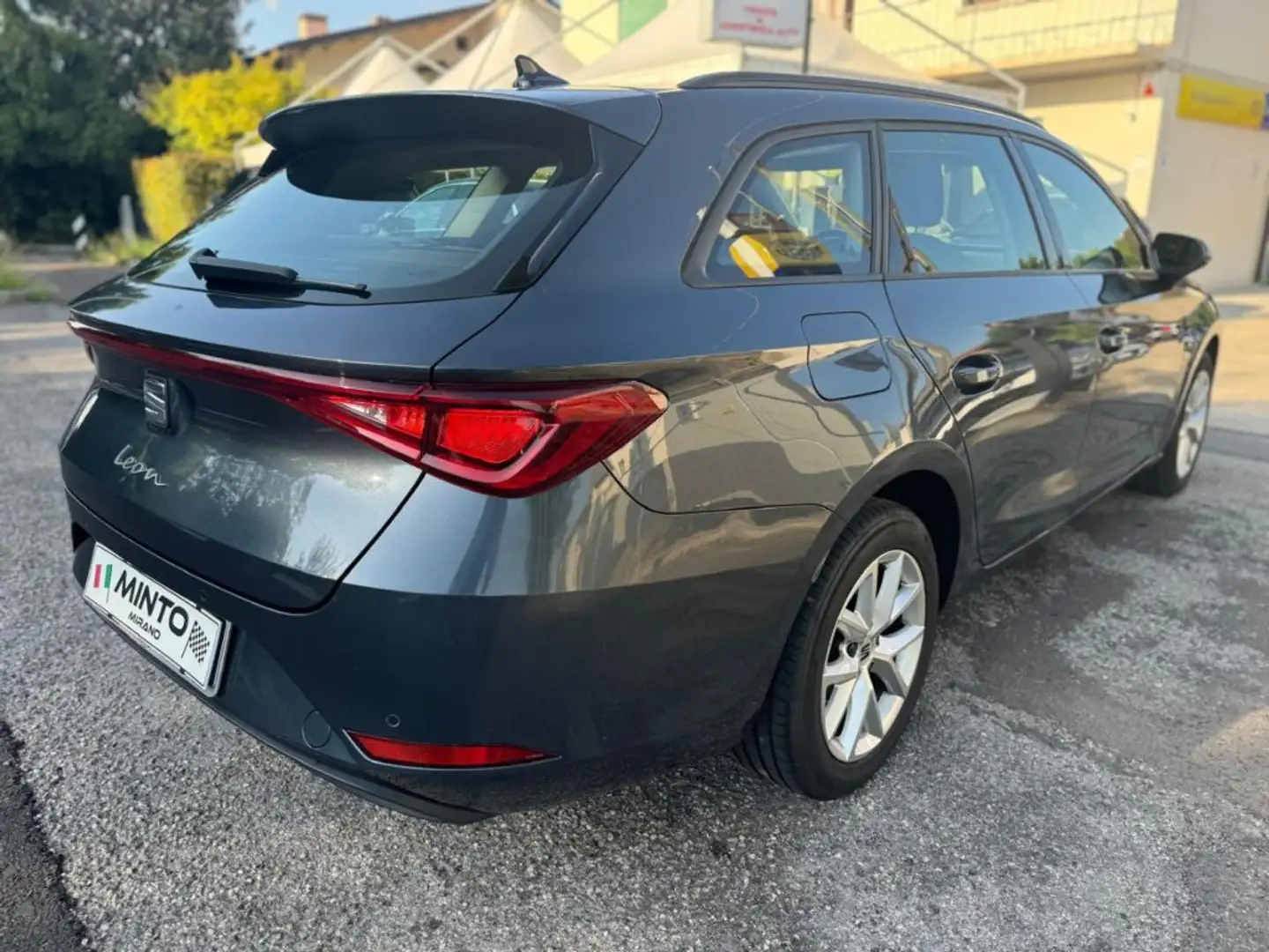 SEAT Leon Sportstourer 2.0 TDI 150 CV DSG Style Grigio - 2