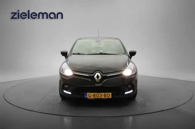 Renault Clio view 15