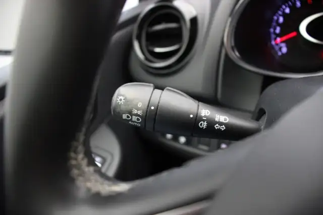 Renault Clio view 24