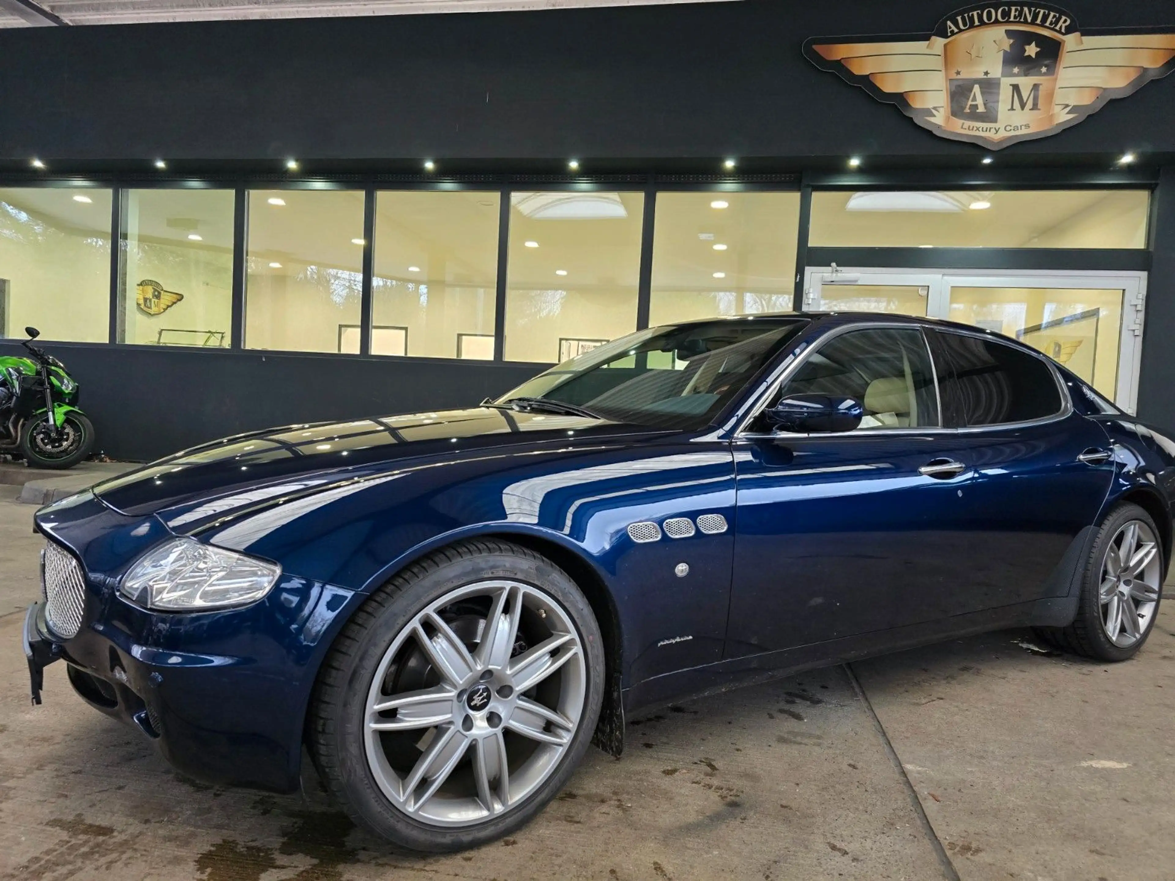 Maserati Quattroporte Executive GT SSD/NAVI/BLAU-Metallic — photo 6