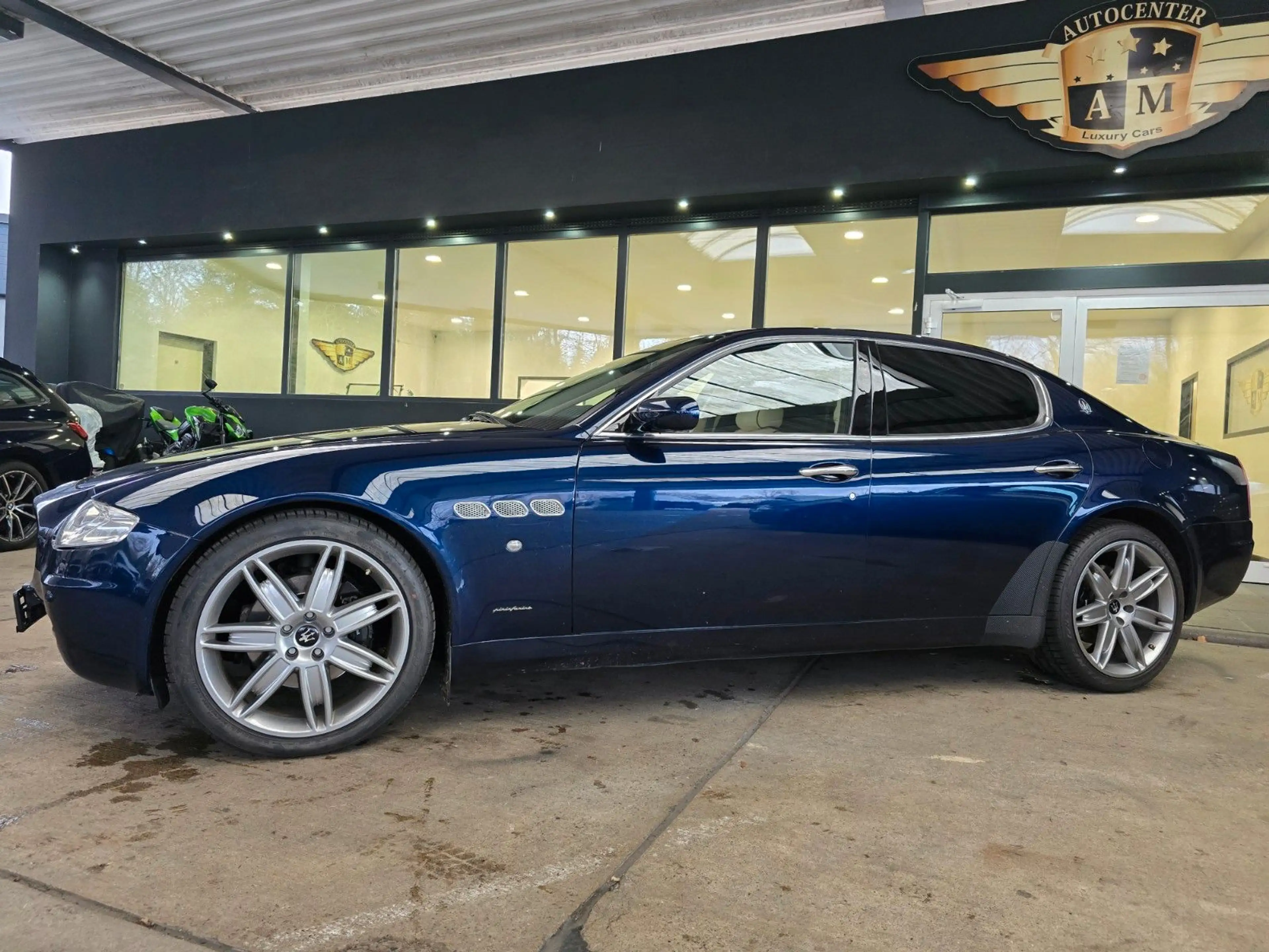 Maserati Quattroporte Executive GT SSD/NAVI/BLAU-Metallic — photo 2