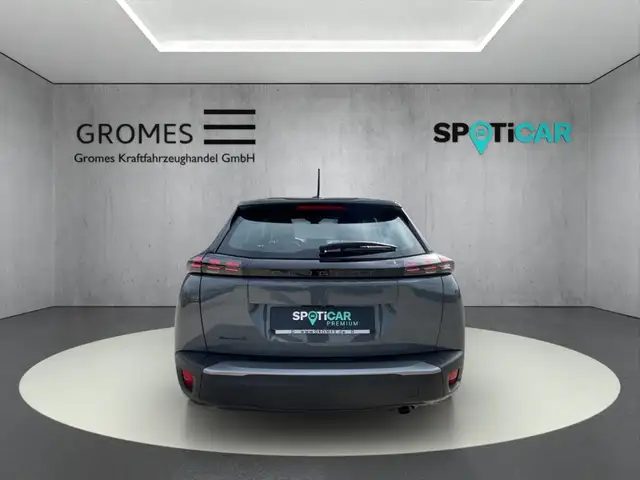 Peugeot 2008 view 4