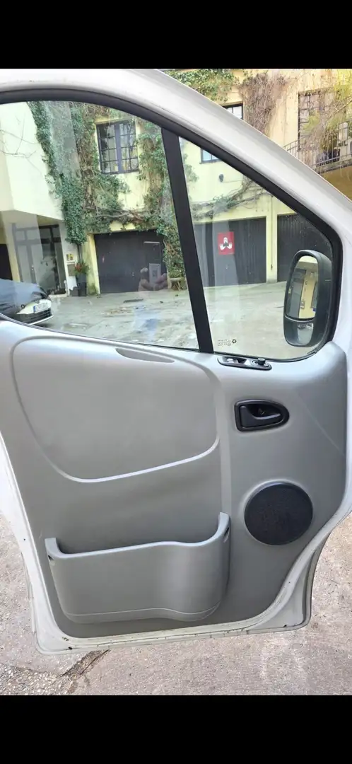 Renault Trafic Pass. Auth. L1H1 2,9t 2,0 dCi Passenger Authentiqu Weiß - 2
