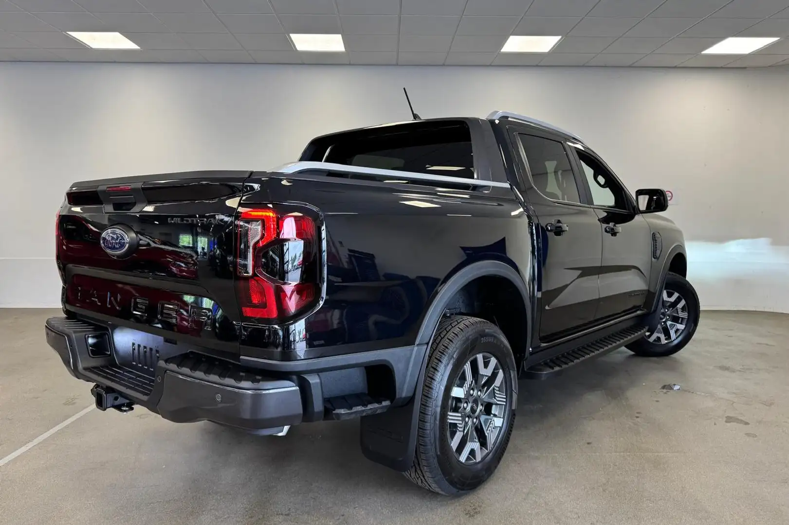Ford Ranger 2.3 Double Cab PHEV Wildtrak Zwart - 2