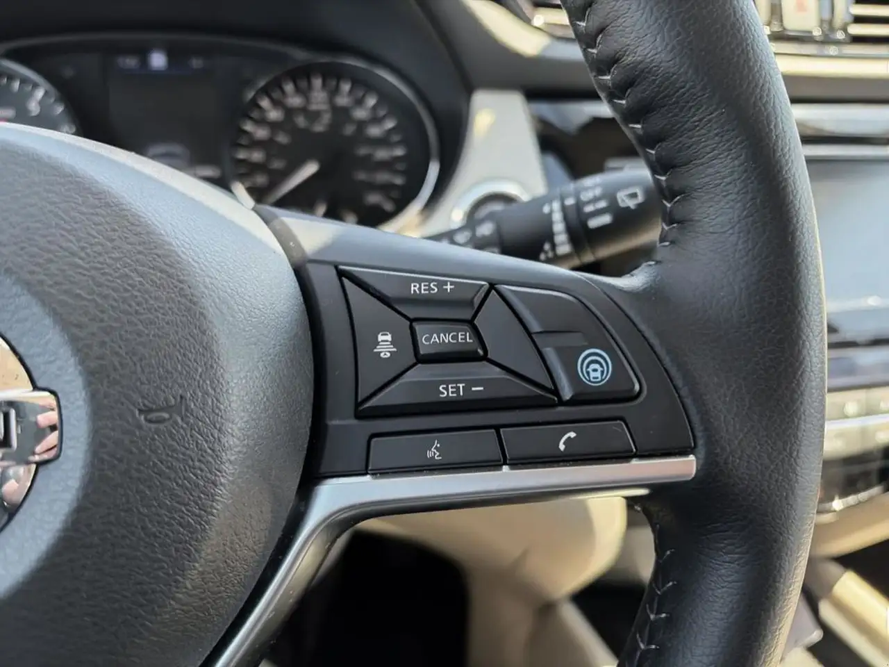 Nissan Qashqai снимка Nissan Qashqai