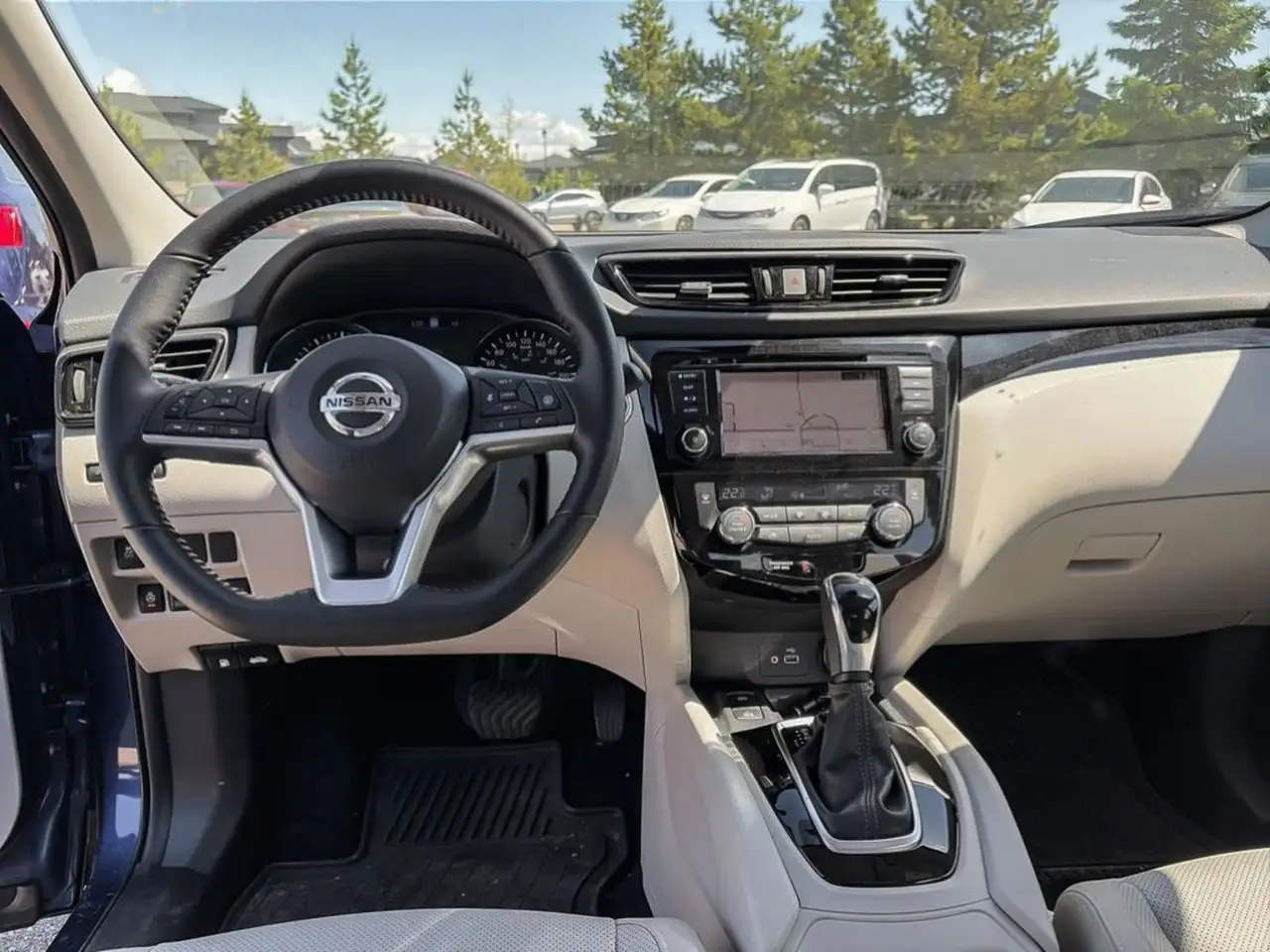 Nissan Qashqai снимка Nissan Qashqai