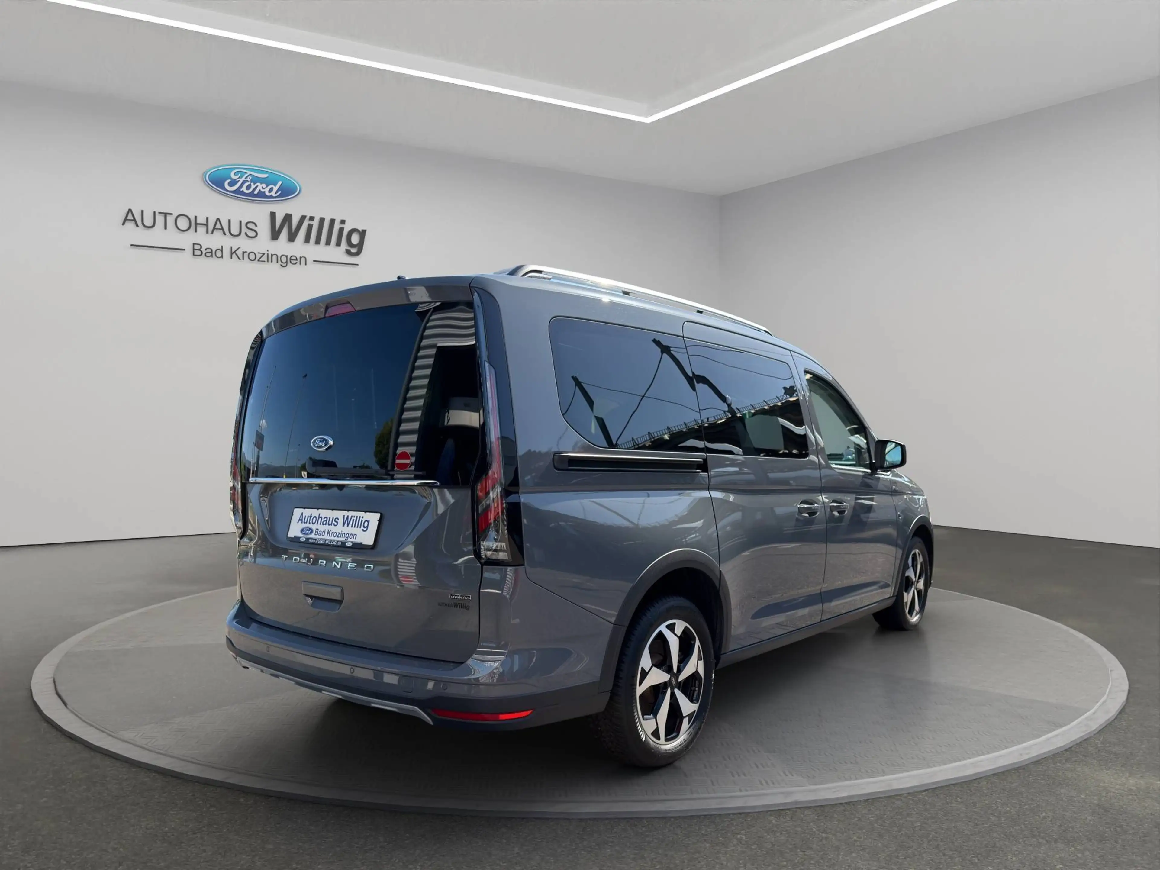 Ford Tourneo Connect PHEV Active — photo 6