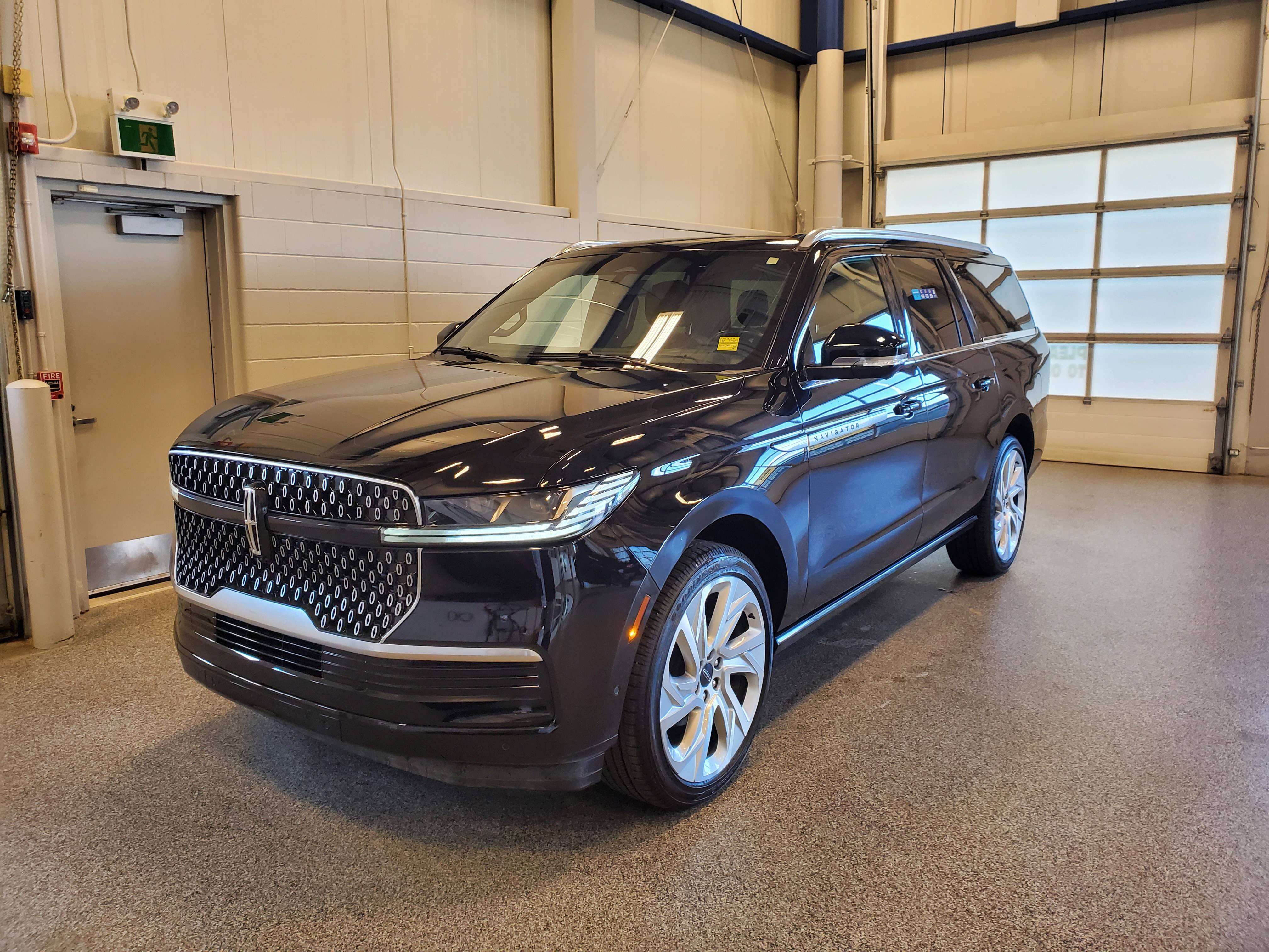 2025 Lincoln Navigator RESERVE W/ LINCOLN CO-PILOT 360