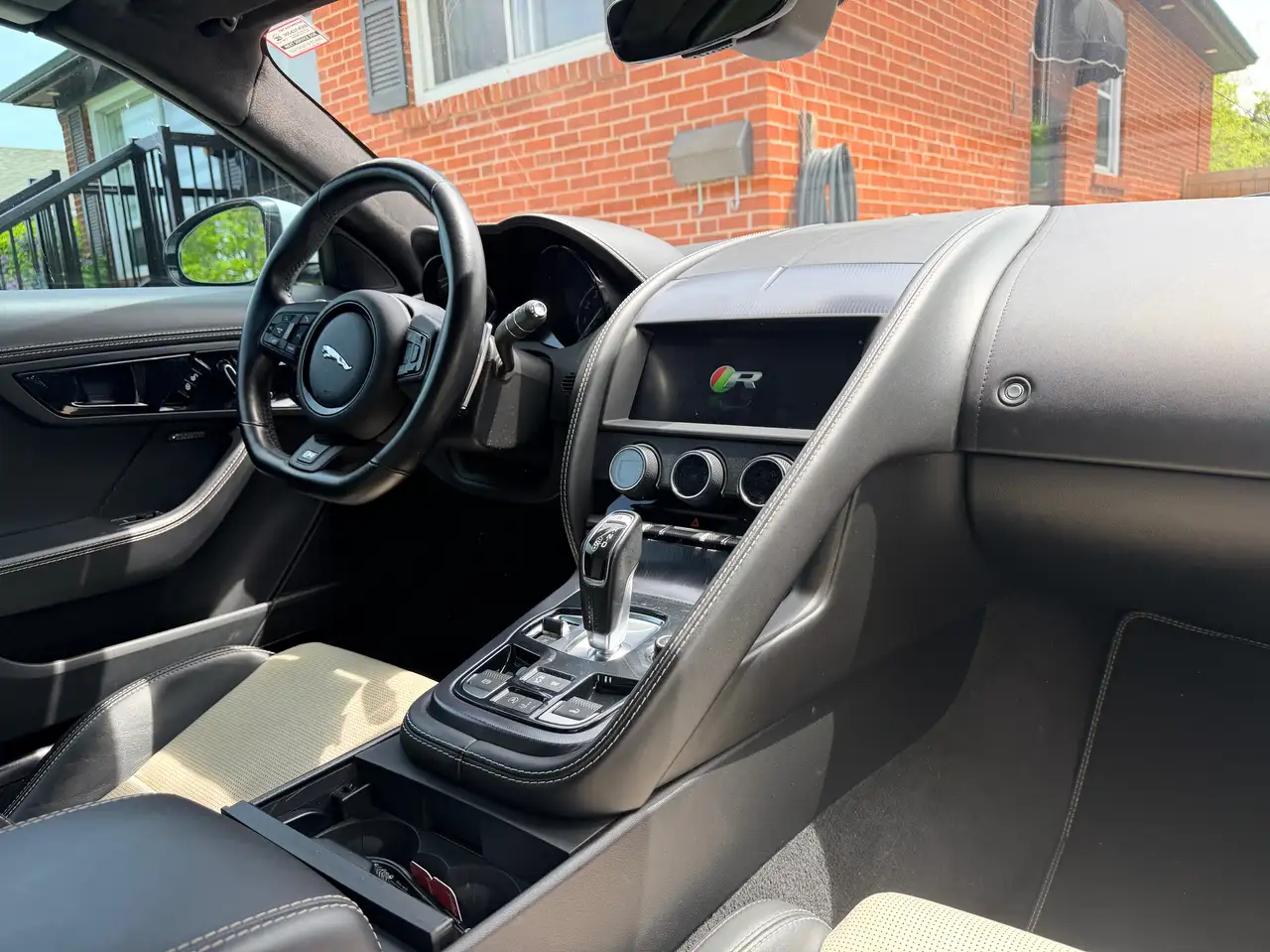 Jaguar F-Type снимка Jaguar F-Type