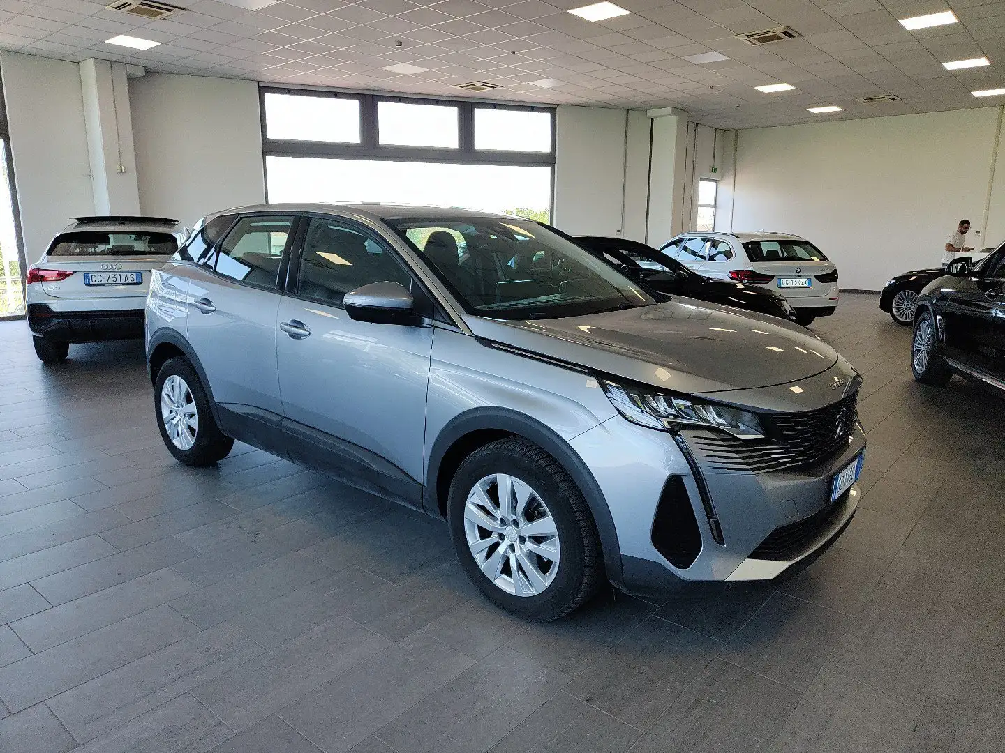 Peugeot 3008 BlueHDi 130cv EAT8 Navi Camera+Sensori Fari LED Grigio - 2