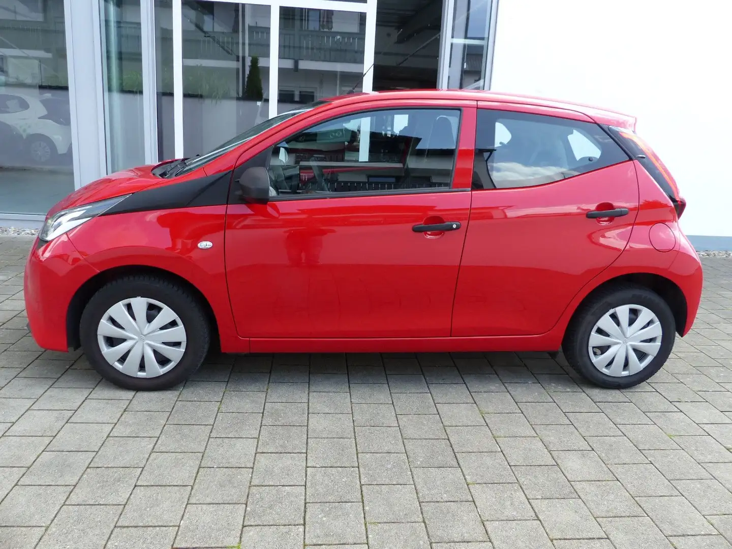 Toyota Aygo 1.0 VVT-i x 5-türig Klima HiFi Bluetooth Rot - 2