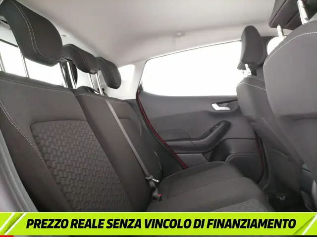 Ford Fiesta view 8