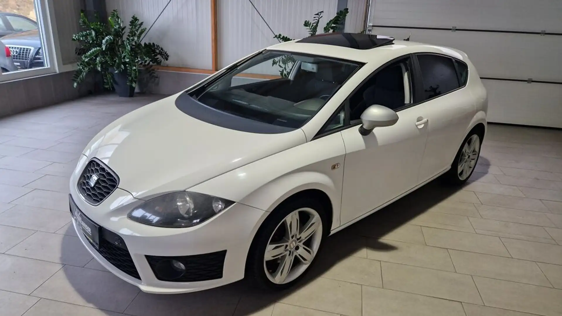 SEAT Leon FR 2,0 TSI '' Top Ausstattung'' Weiß - 2
