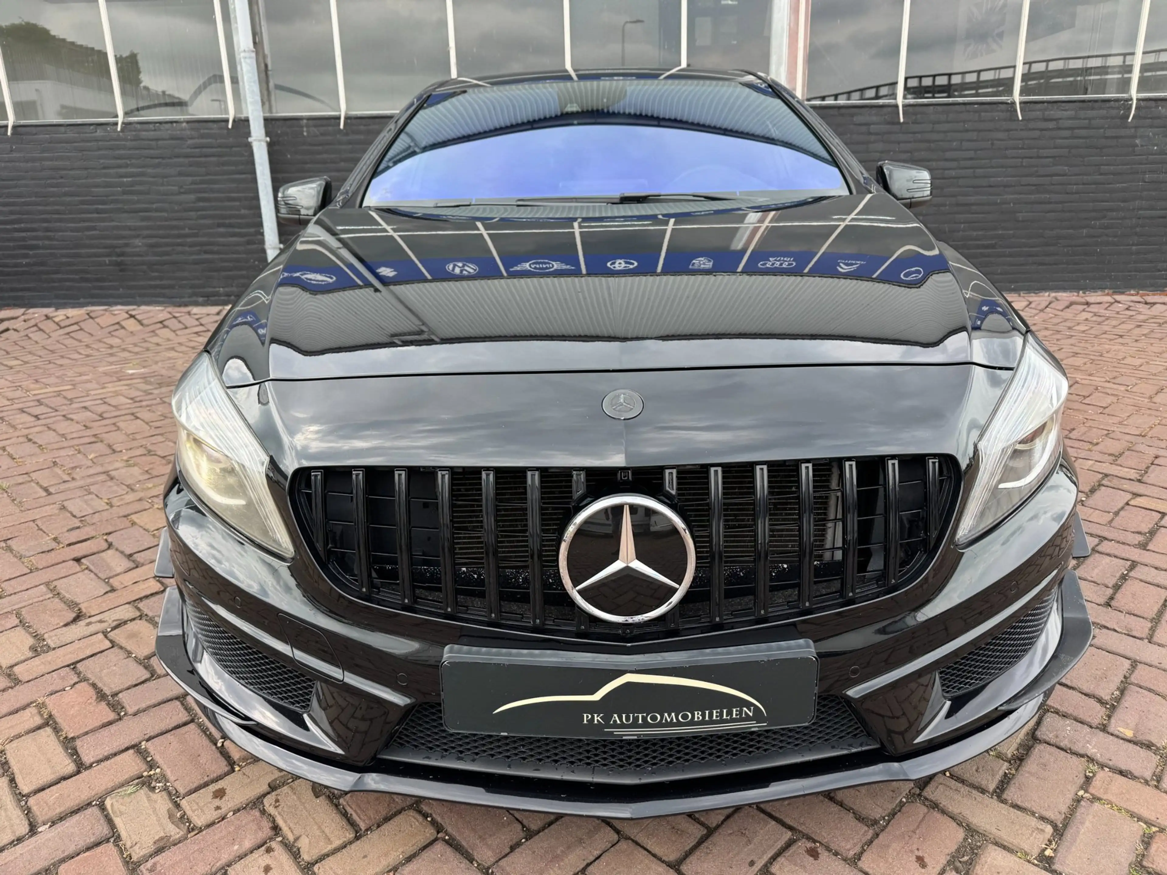 Mercedes-Benz A 250 4MATIC Prestige AMG **HANDEL/EXPORT GEEN GARANTIE* — photo 2