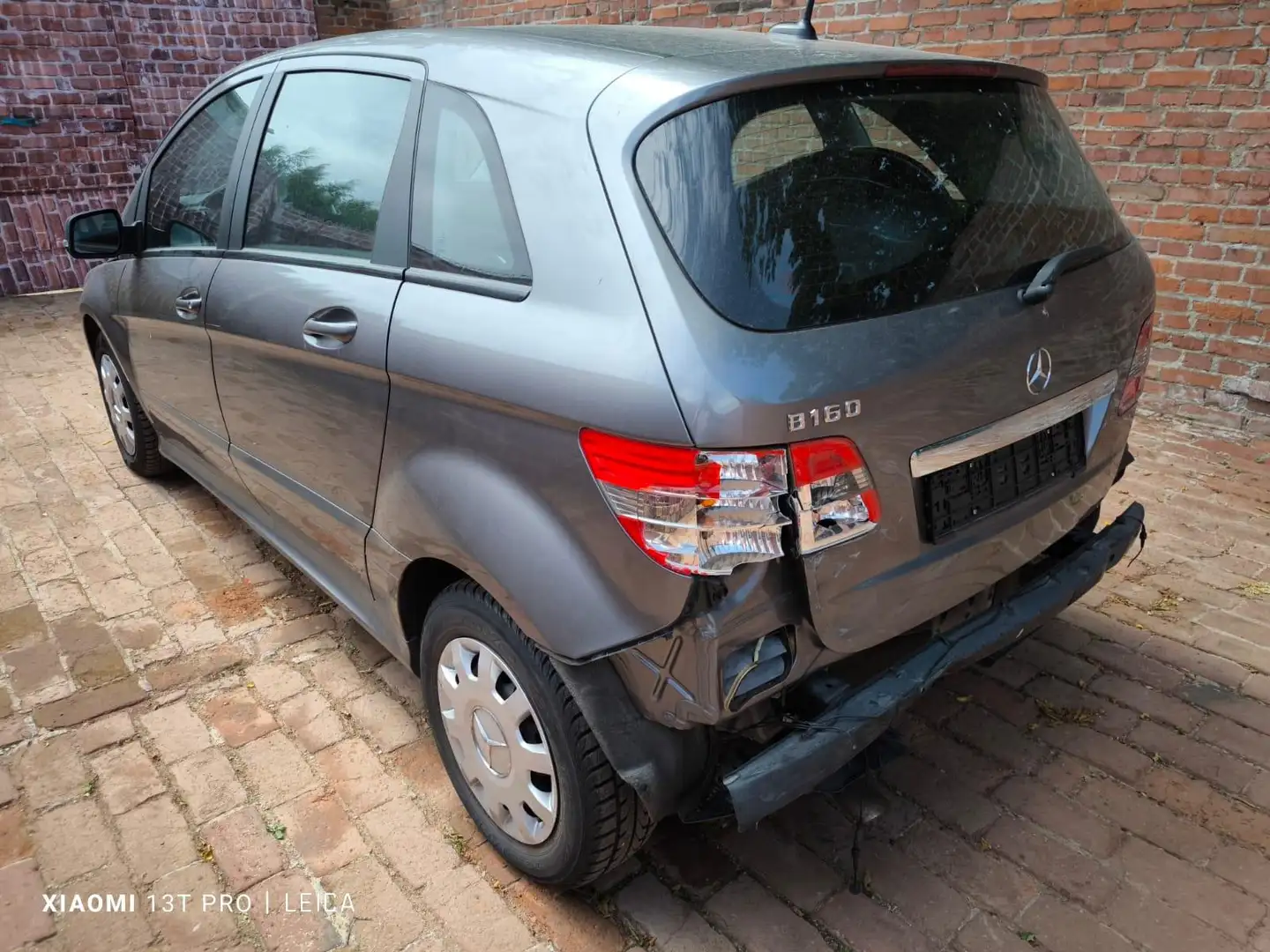 Mercedes-Benz B 160 1.5i Heckschaden Grijs - 1