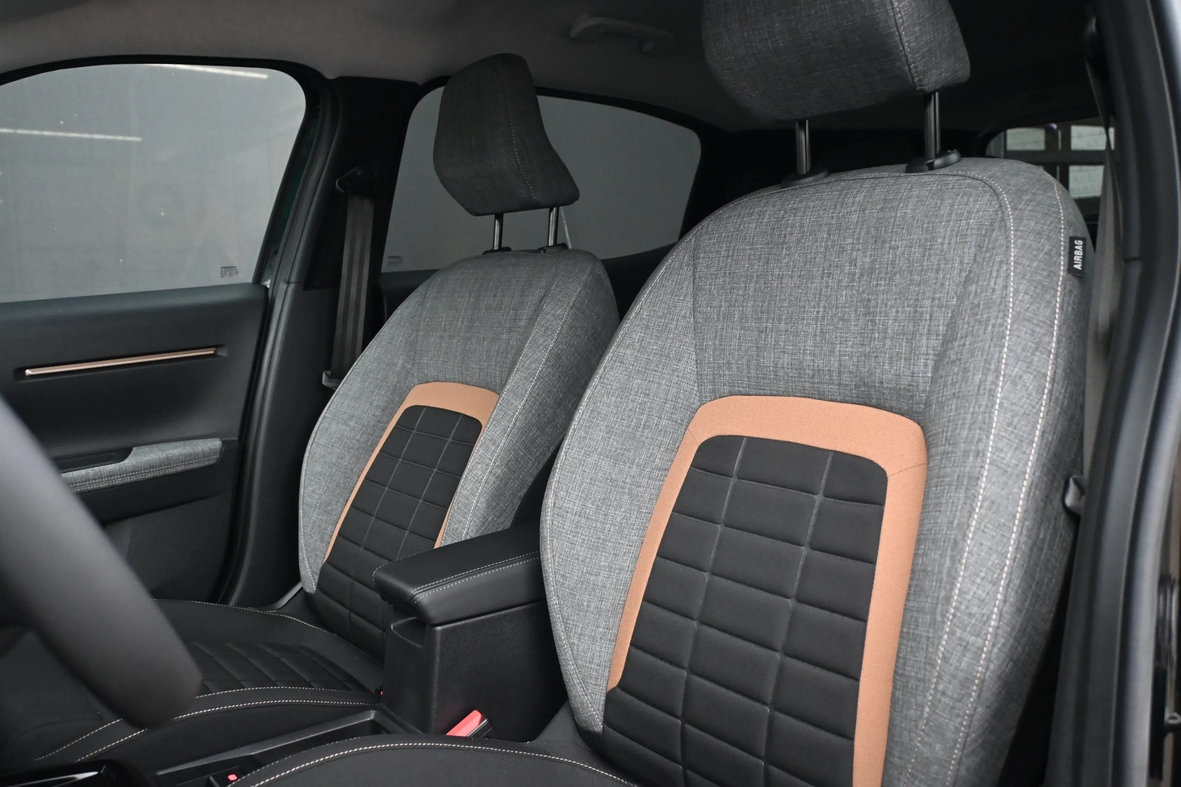 Citroen C3 Aircross ë-C3 Plus 113pk Comfort Range 44 kWh Tot 8 Jaar Ga — photo 8