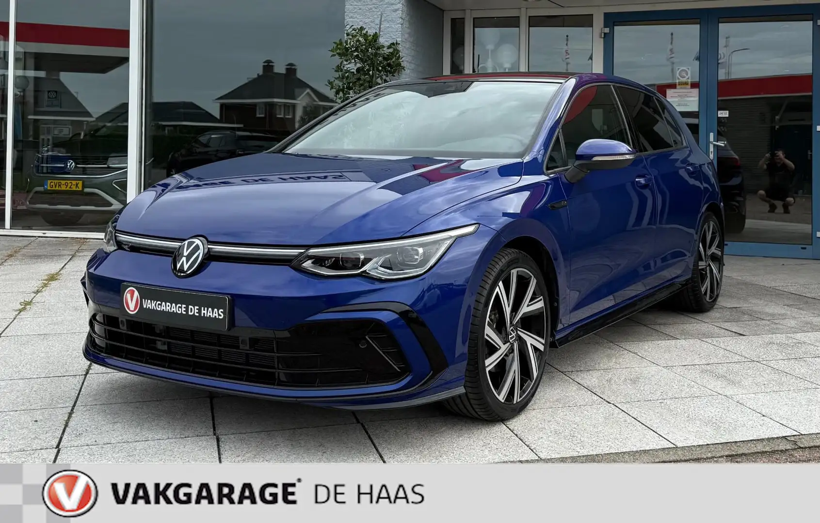 Volkswagen Golf 1.5 eTSI Life Business Blauw - 1