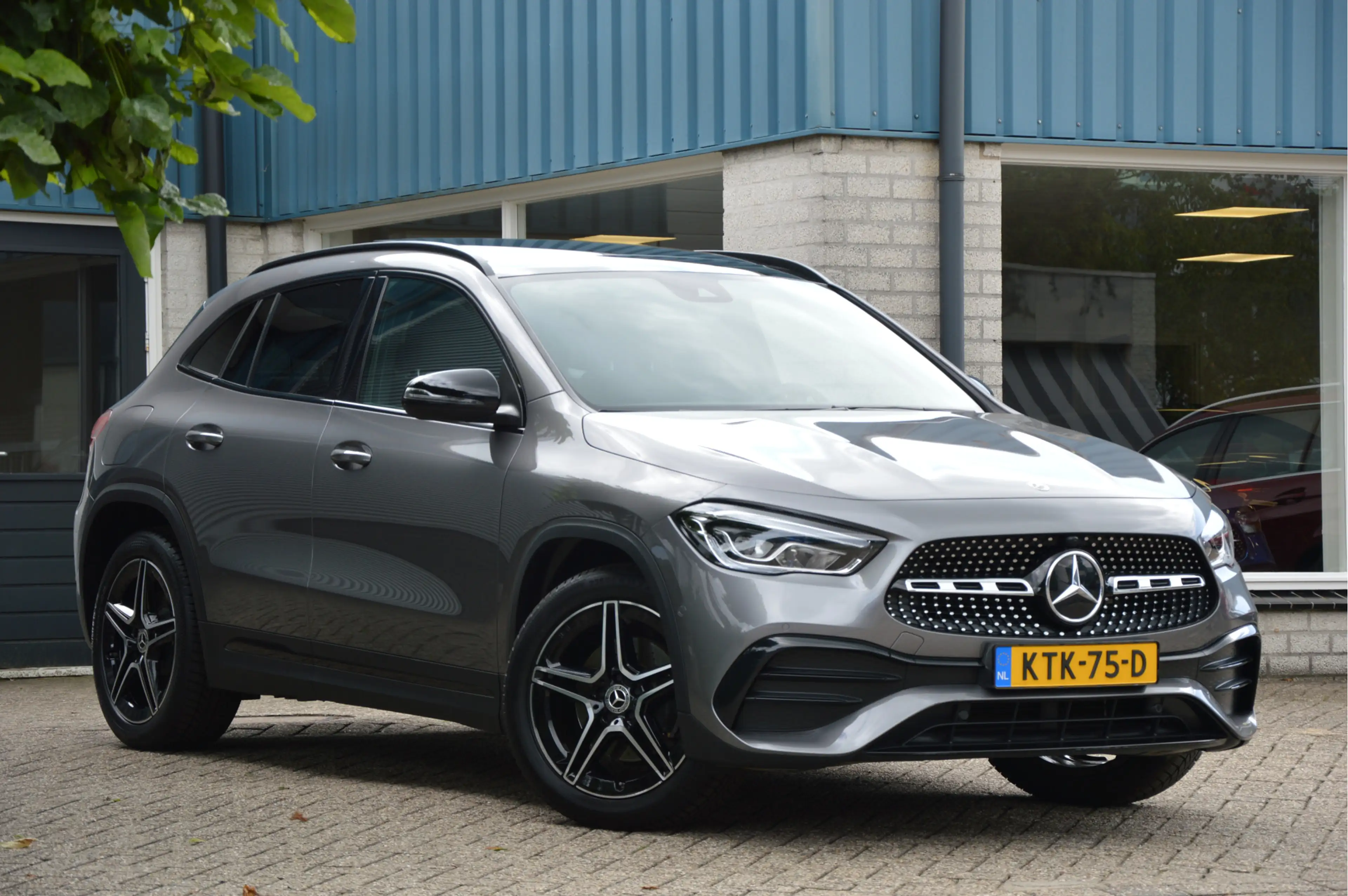 Mercedes-Benz GLA 250 e AMG Line PANORAMADAK | LED | NIGHT PACK | CRUISE — photo 2