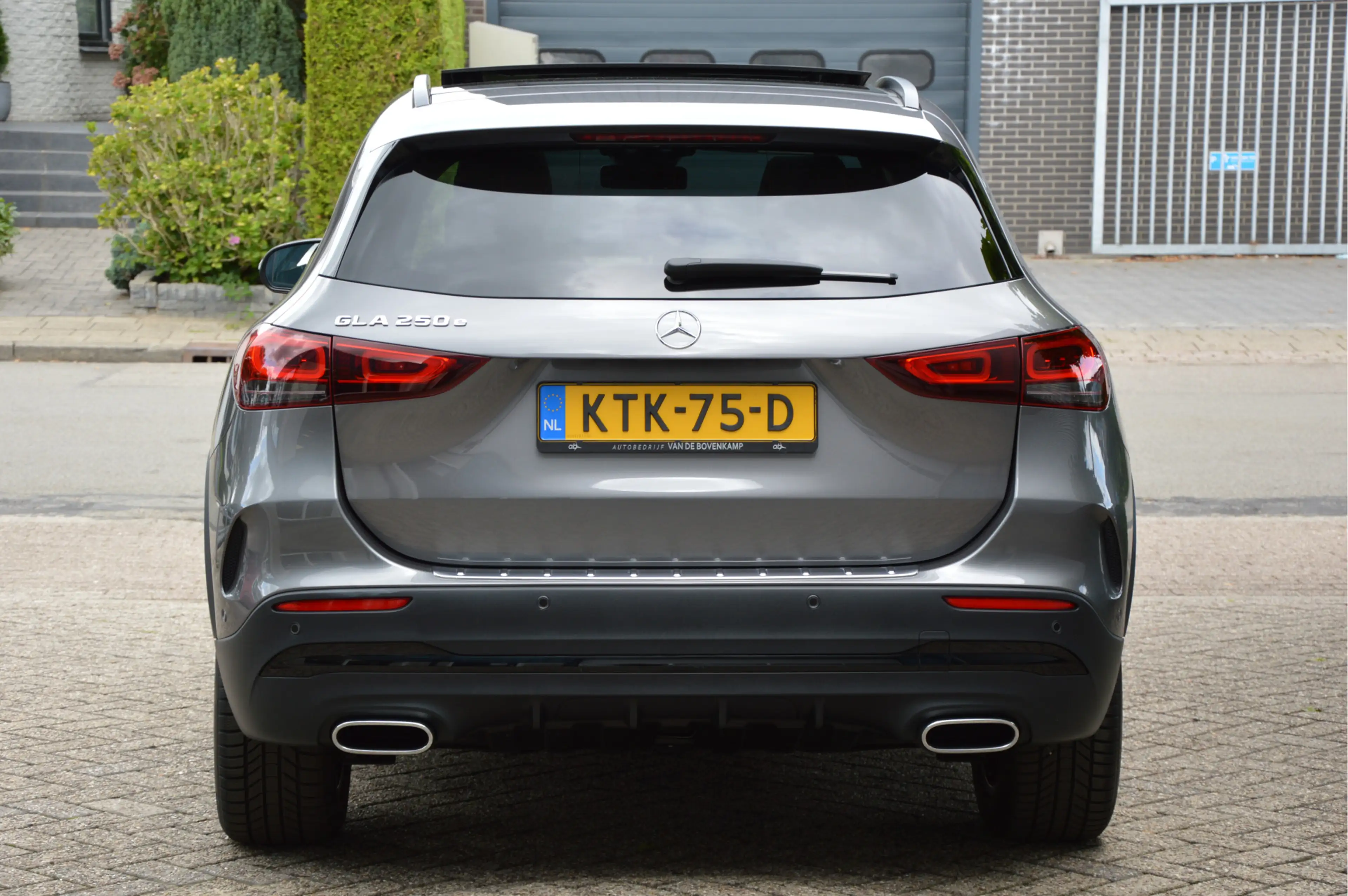 Mercedes-Benz GLA 250 e AMG Line PANORAMADAK | LED | NIGHT PACK | CRUISE — photo 12