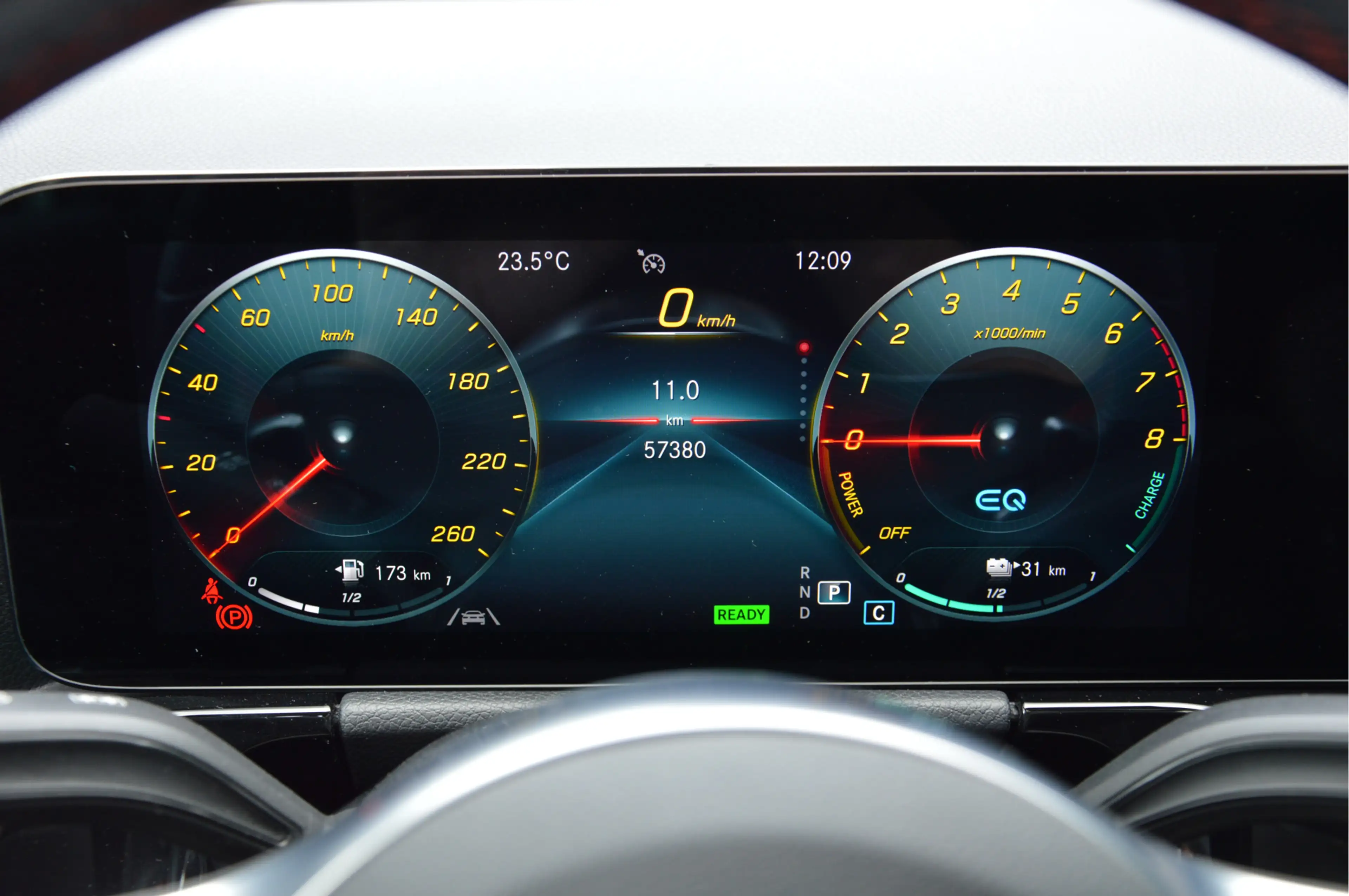 Mercedes-Benz GLA 250 e AMG Line PANORAMADAK | LED | NIGHT PACK | CRUISE — photo 15