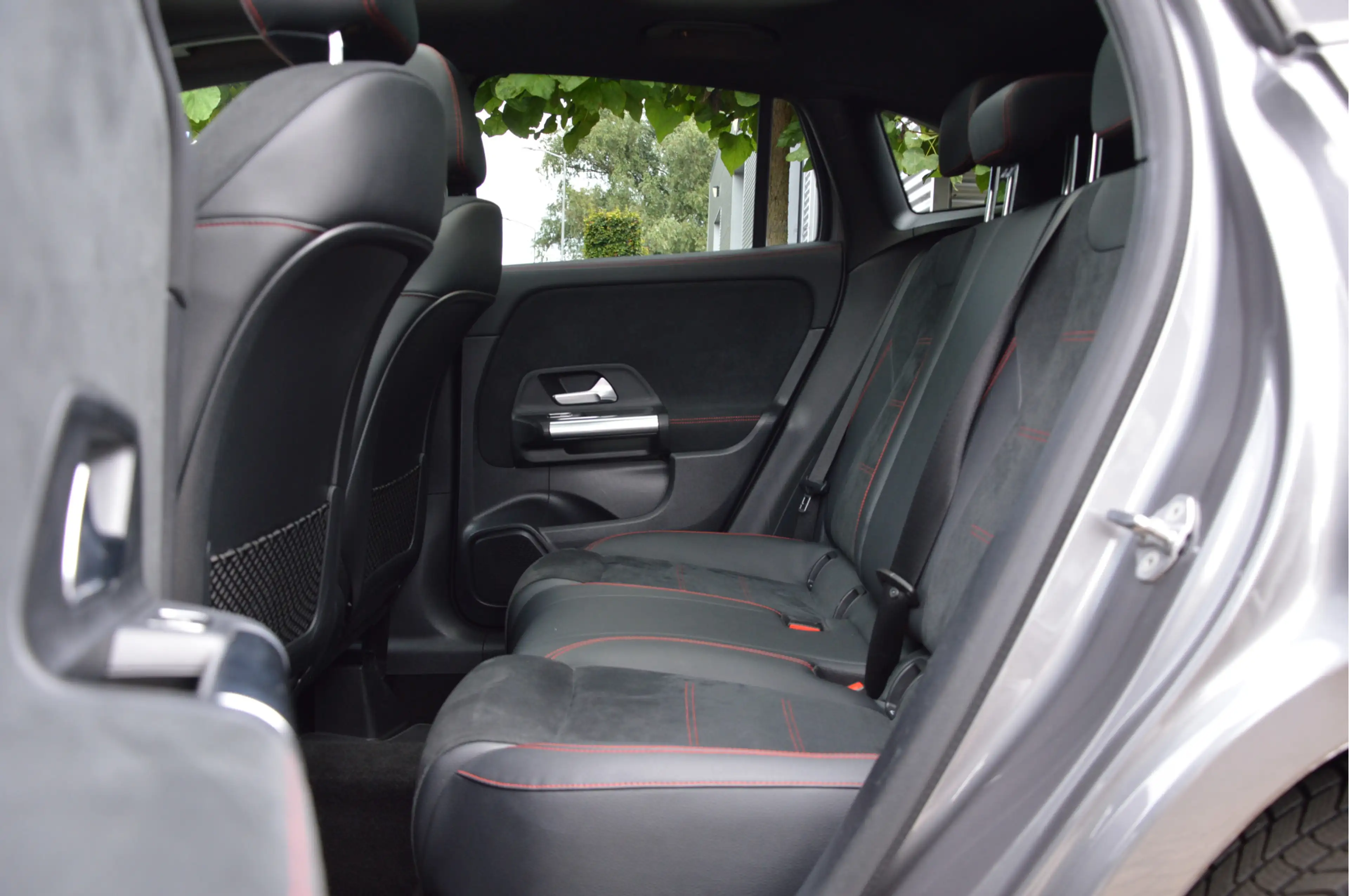 Mercedes-Benz GLA 250 e AMG Line PANORAMADAK | LED | NIGHT PACK | CRUISE — photo 29