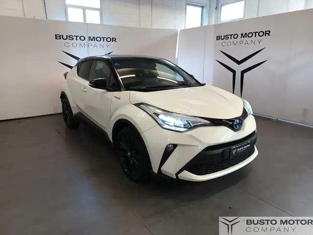 Toyota C-HR en vente chez une concession Italie