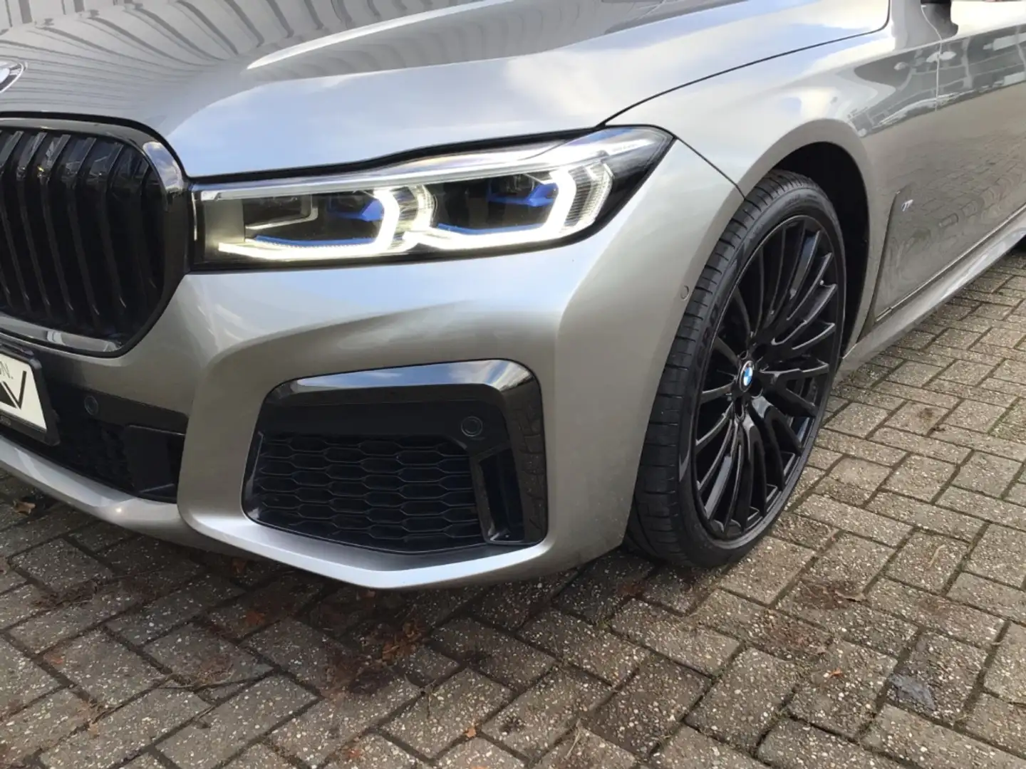 BMW 730 d xDrive M Sport ACC/GSD/Massage/Sitzbelftg/Harman Grau - 2