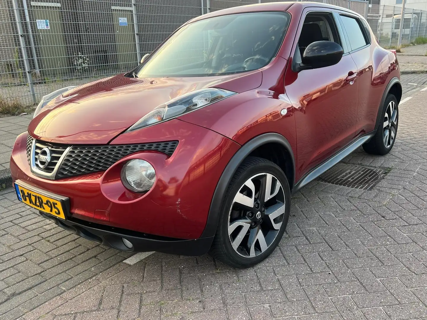 Nissan Juke 1.5 dCi S/S Conn.Edition Rood - 1