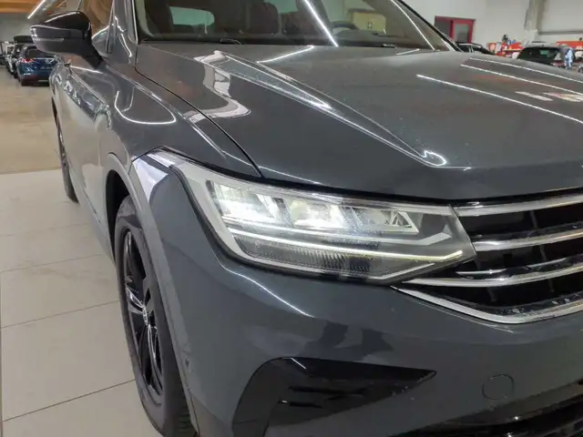 Volkswagen Tiguan view 14
