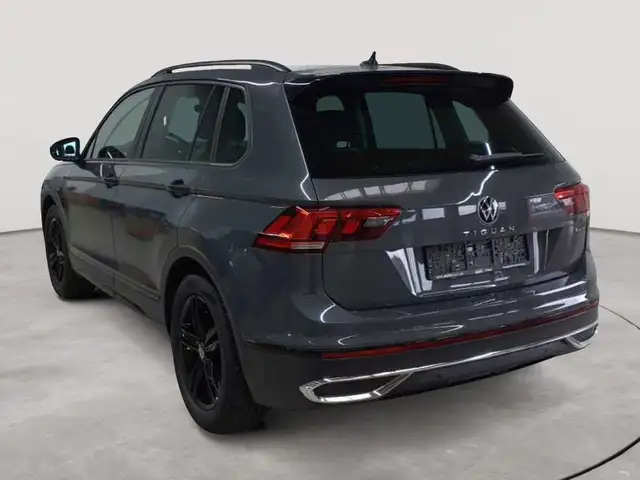 Volkswagen Tiguan view 2