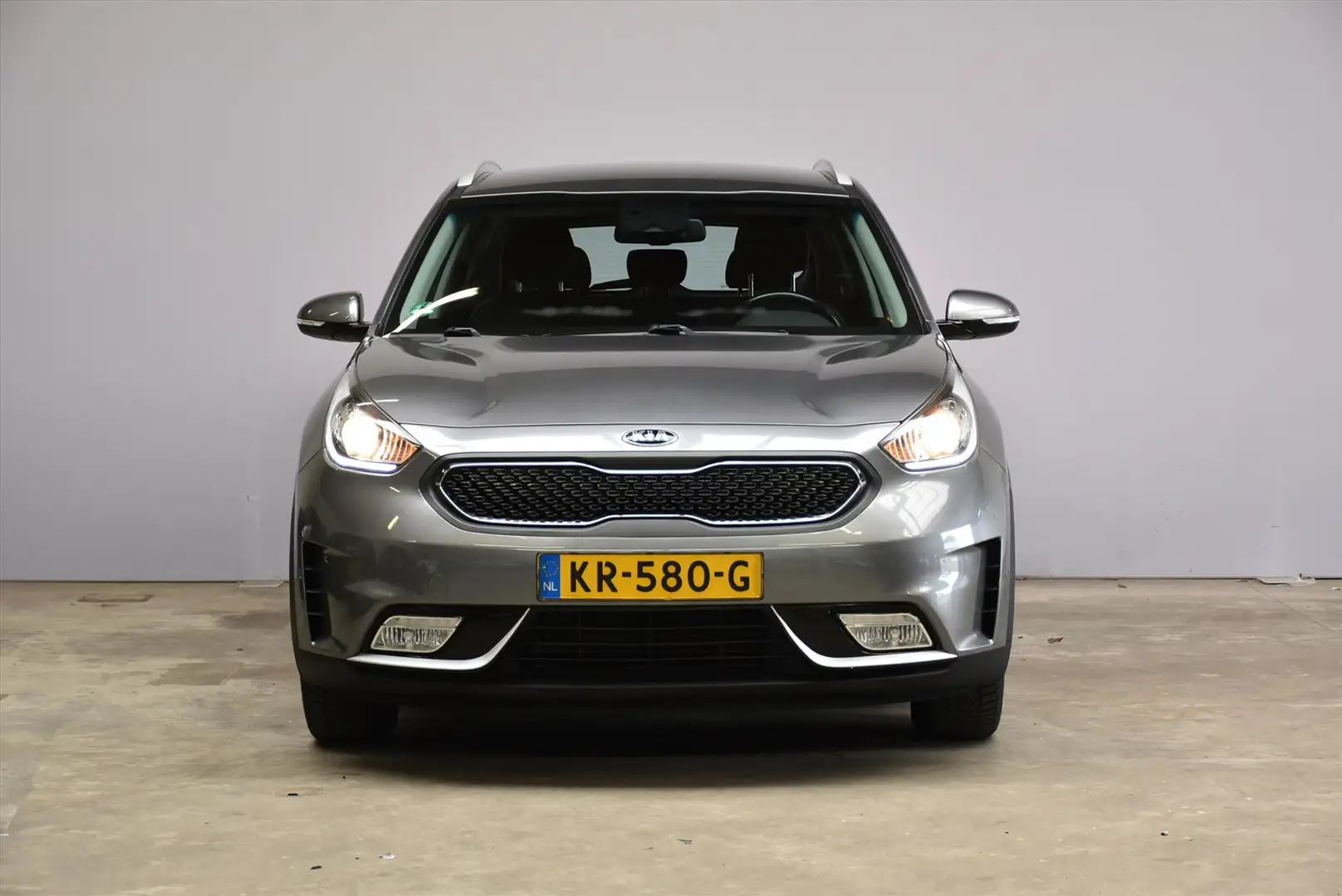 Kia Niro 1.6 GDi Hybrid 141pk DCT6 First Edition Grijs - 2