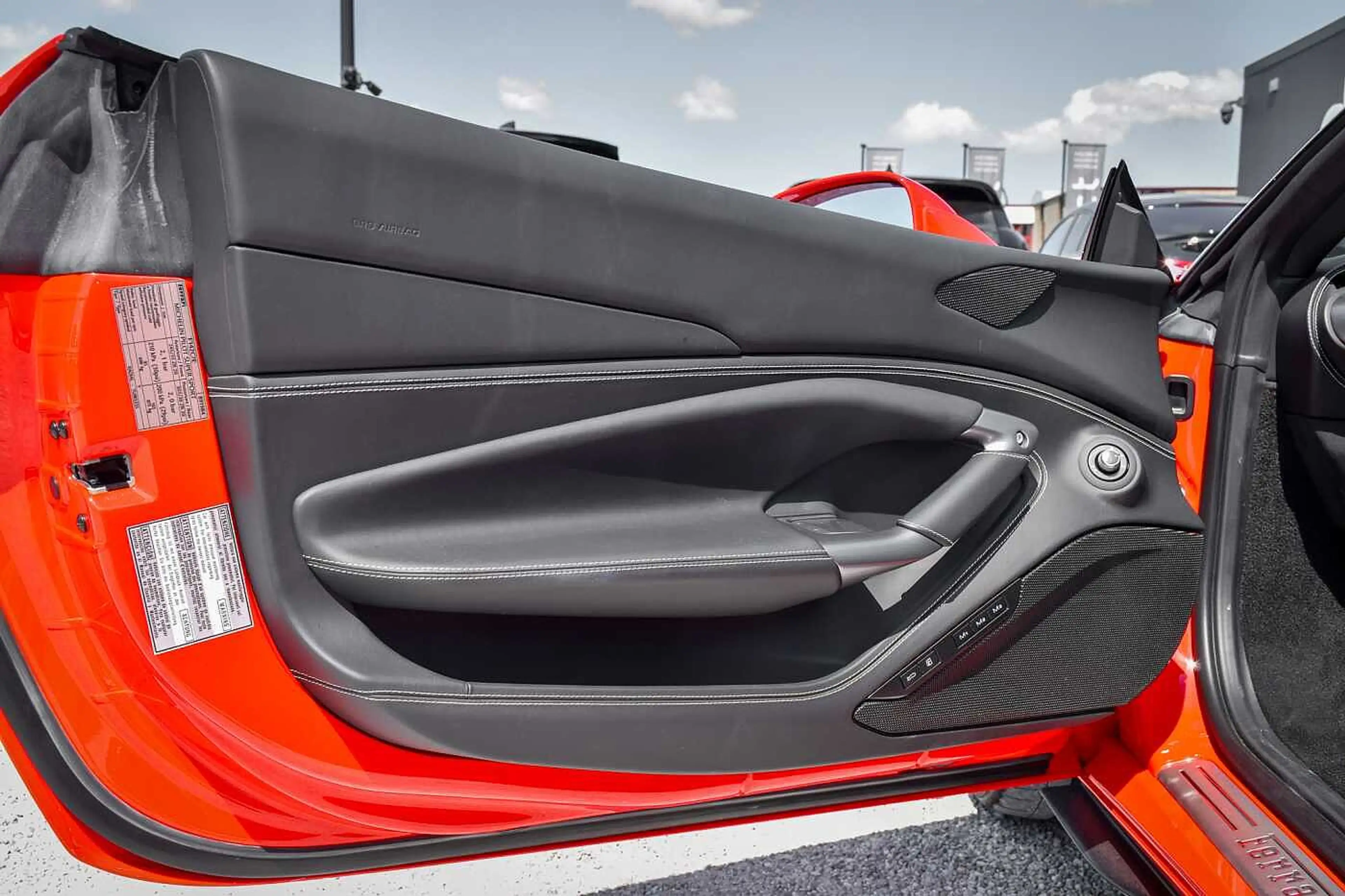 Ferrari F8 Spider 3.9 V8 Only 9500 KM! Extended Warranty — photo 13