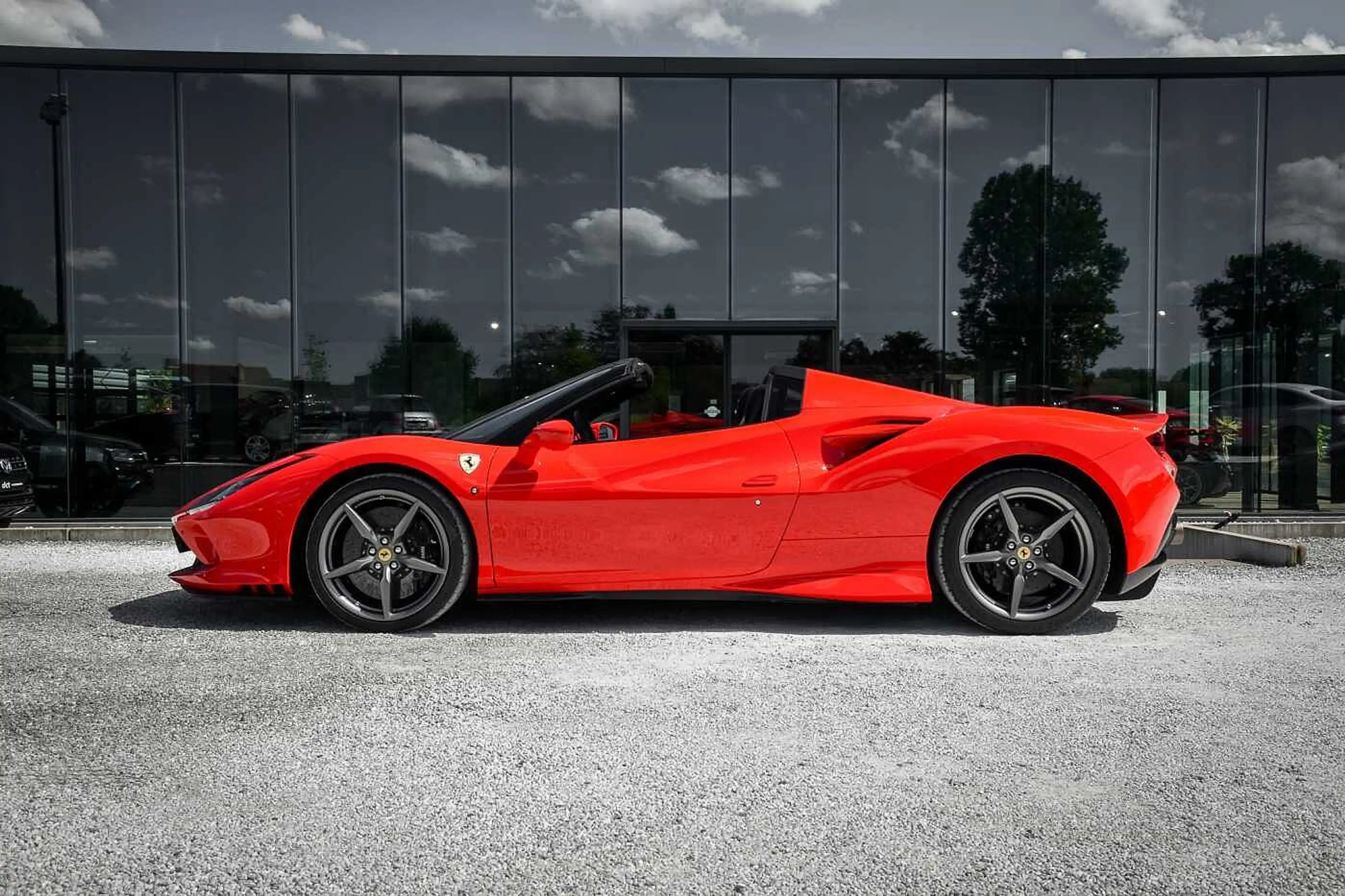 Ferrari F8 Spider 3.9 V8 Only 9500 KM! Extended Warranty — photo 4