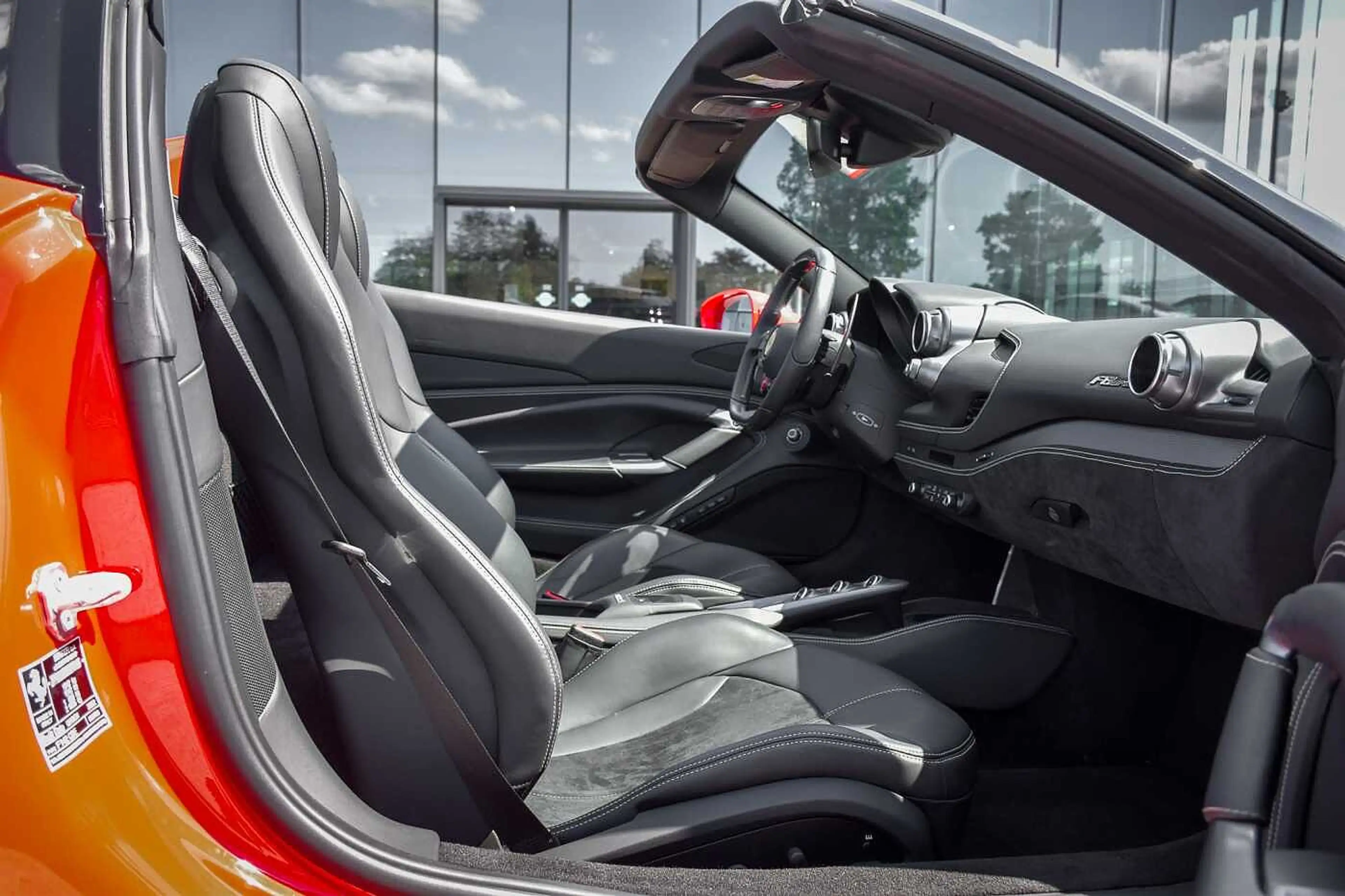 Ferrari F8 Spider 3.9 V8 Only 9500 KM! Extended Warranty — photo 15