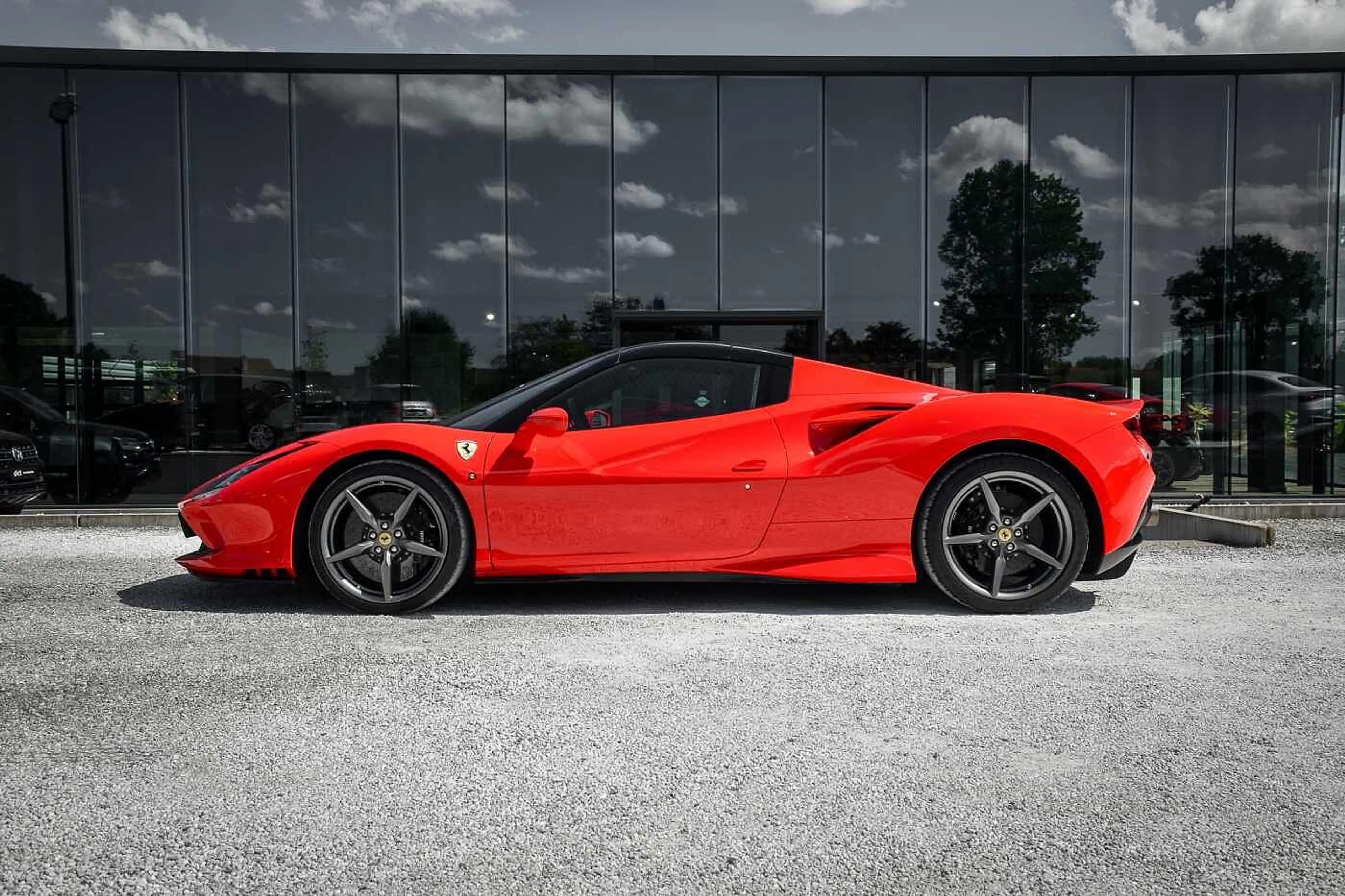 Ferrari F8 Spider 3.9 V8 Only 9500 KM! Extended Warranty — photo 3
