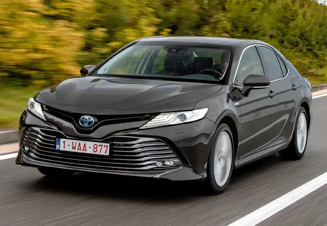 Toyota Camry Híbrido Luxury Aut.