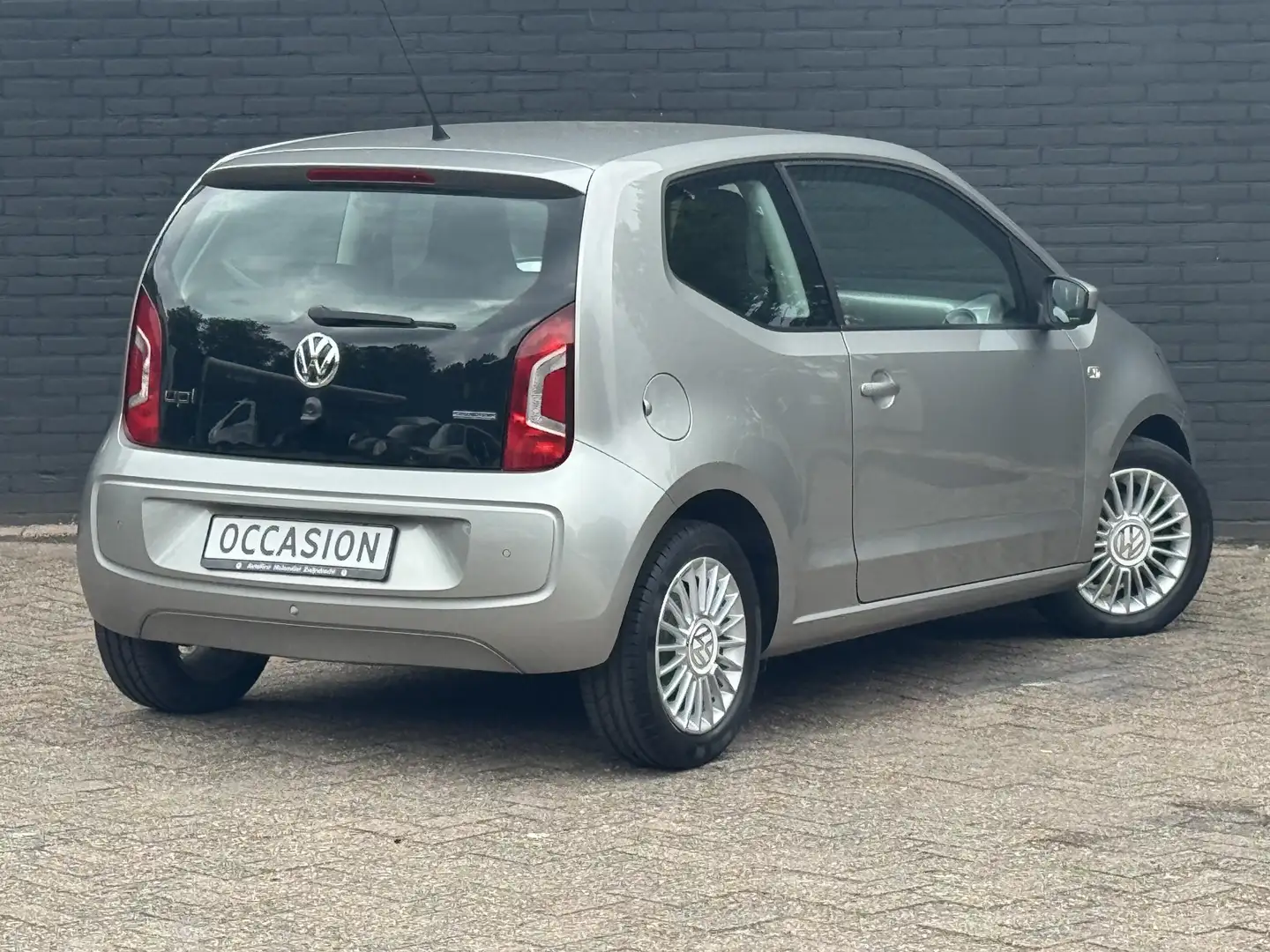 Volkswagen up! 1.0 high up! BlueMotion I INCL. € 850,00 AFL.KOSTE Grijs - 2