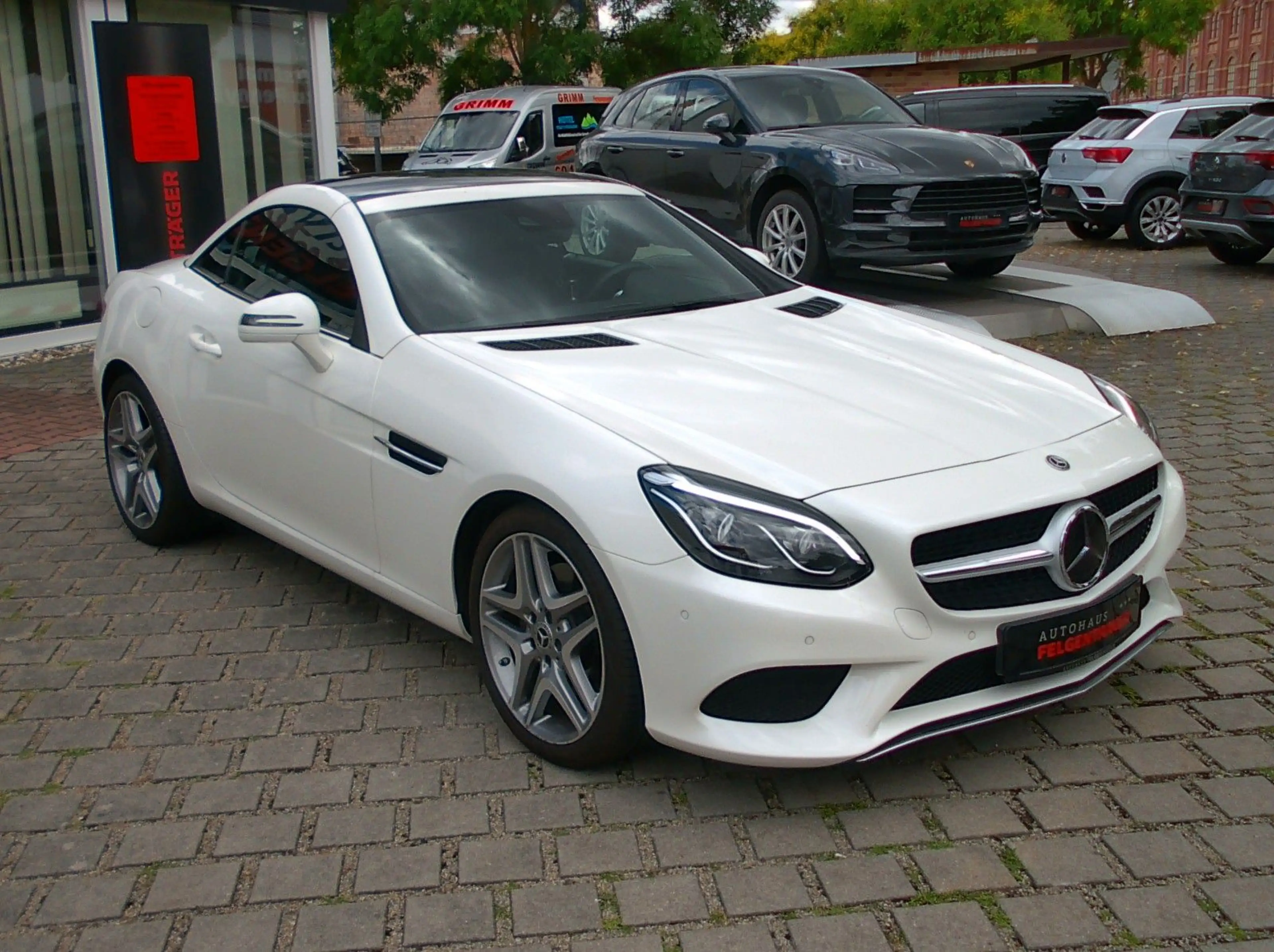Mercedes-Benz SLC 200 — photo 8